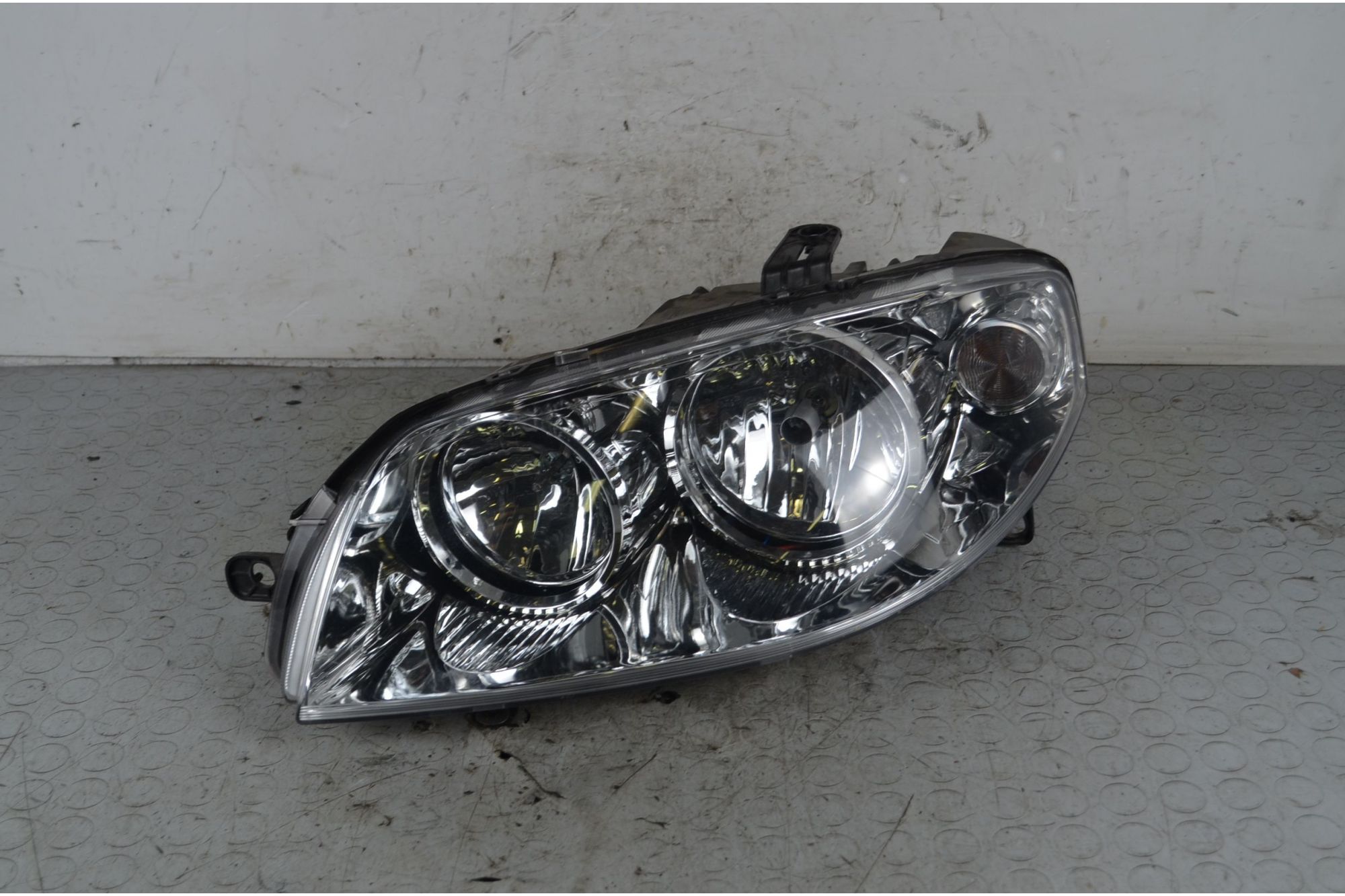 Faro Anteriore SX Fiat Punto 188 Dal 2007 al 2010 Cod 46849385  1737622121071