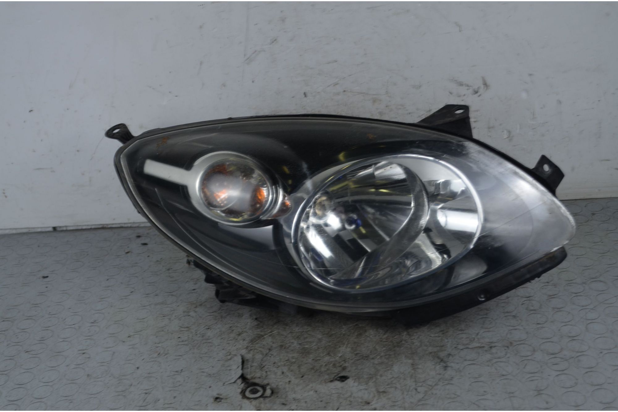 Faro fanale anteriore DX Renault Twingo II Dal 2007 al 2014 Cod 260104611R  1737648862071