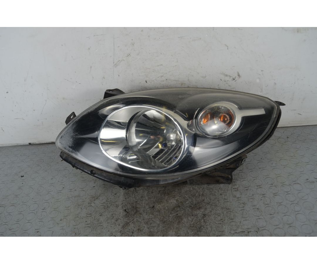 Faro fanale anteriore SX Renault Twingo II Dal 2007 al 2014 Cod 260602496R 1737706285675 Faro fanale anteriore SX Renault Twingo II Dal 2007 al 2014 Cod 260602496R 1737706285675