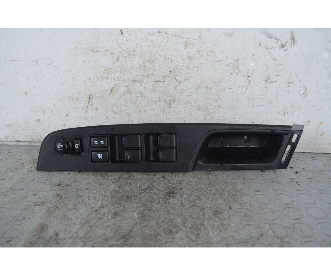 Pulsantiera Alzacristalli Anteriore SX Suzuki Swift Dal 2017 in poi Cod 83725-52R30 1737712918437 Pulsantiera Alzacristalli Anteriore SX Suzuki Swift Dal 2017 in poi Cod 83725-52R30 1737712918437