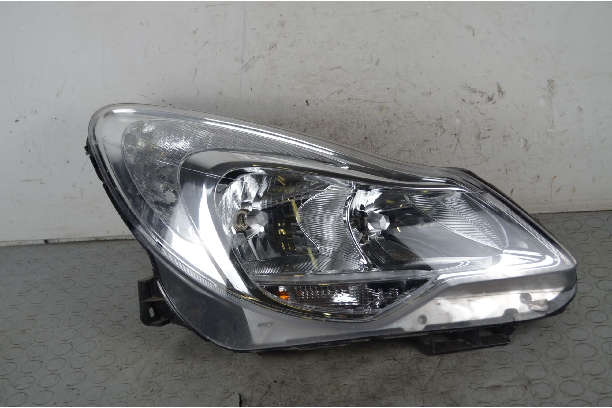 Faro Anteriore DX Opel Corsa D Dal 2006 al 2014 Cod 95511328  1738064156805