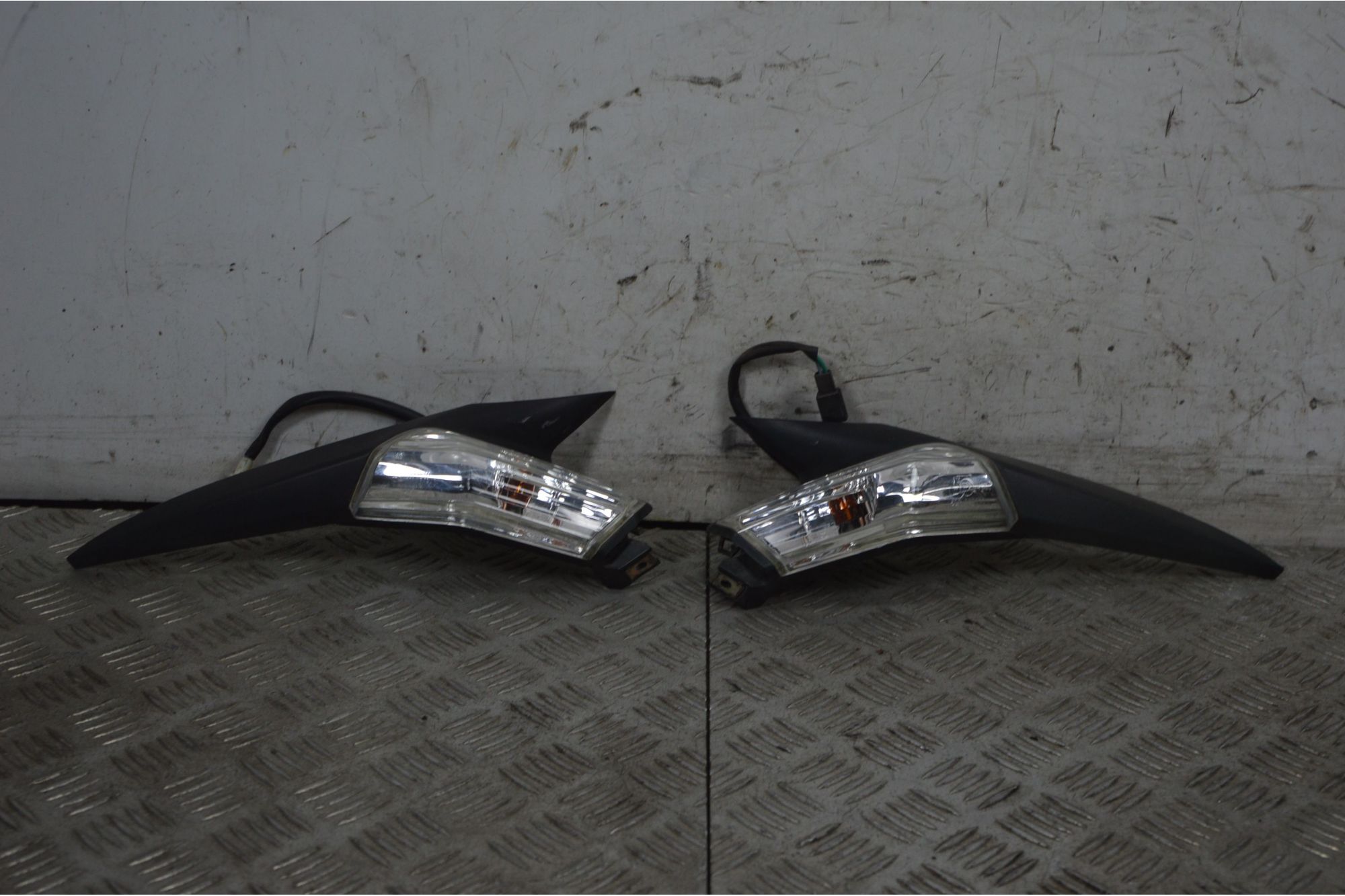 Coppia Frecce Posteriori Kymco People One 125 / 150 Dal 2016 al 2018  1738225265988