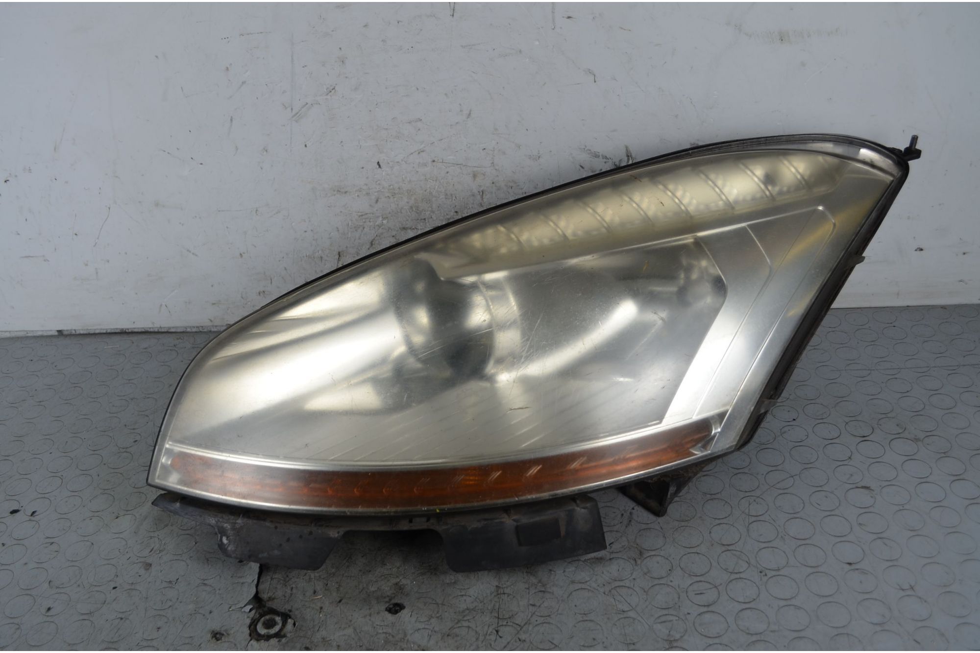 Faro Anteriore SX Citroen C4 Picasso Dal 2006 al 2013 Cod 6208A8  1738241933731