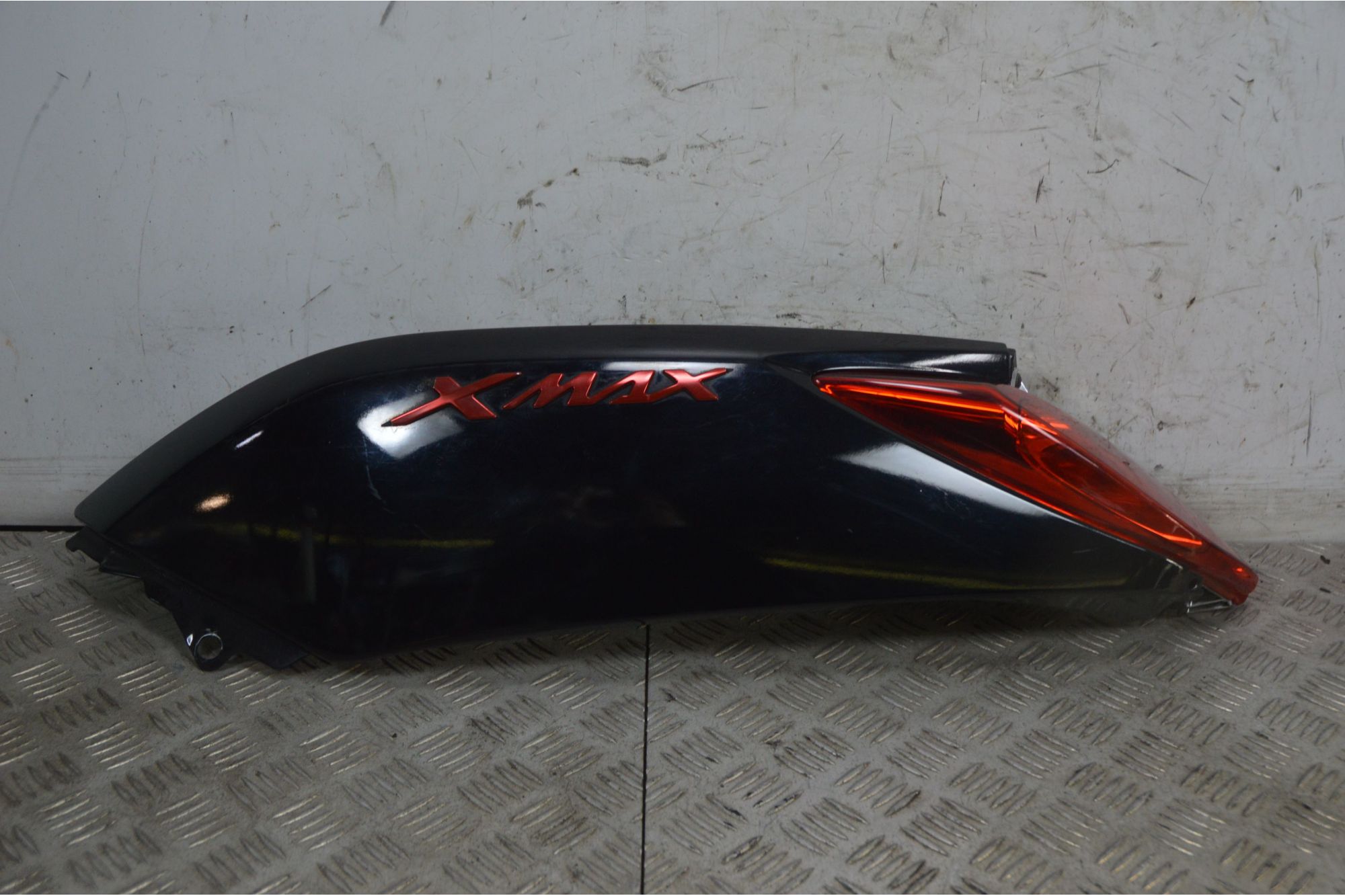 Carena Fianchetto Posteriore Con Stop Sinistro Sx Yamaha Xmax X-max 250 dal 2010 al 2013  1738249837642