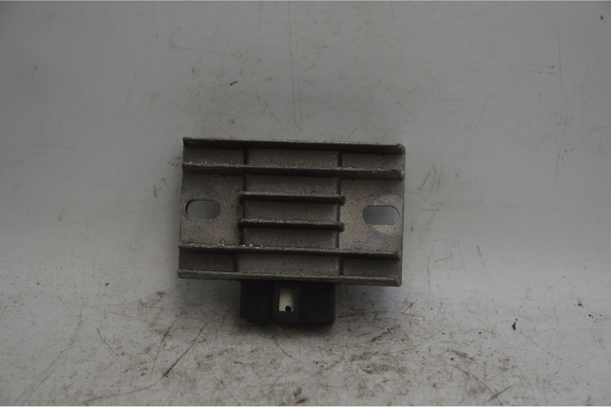 Regolatore Di Tensione Piaggio Beverly 200 dal 2001 al 2010 COD 32800H  1738320445926