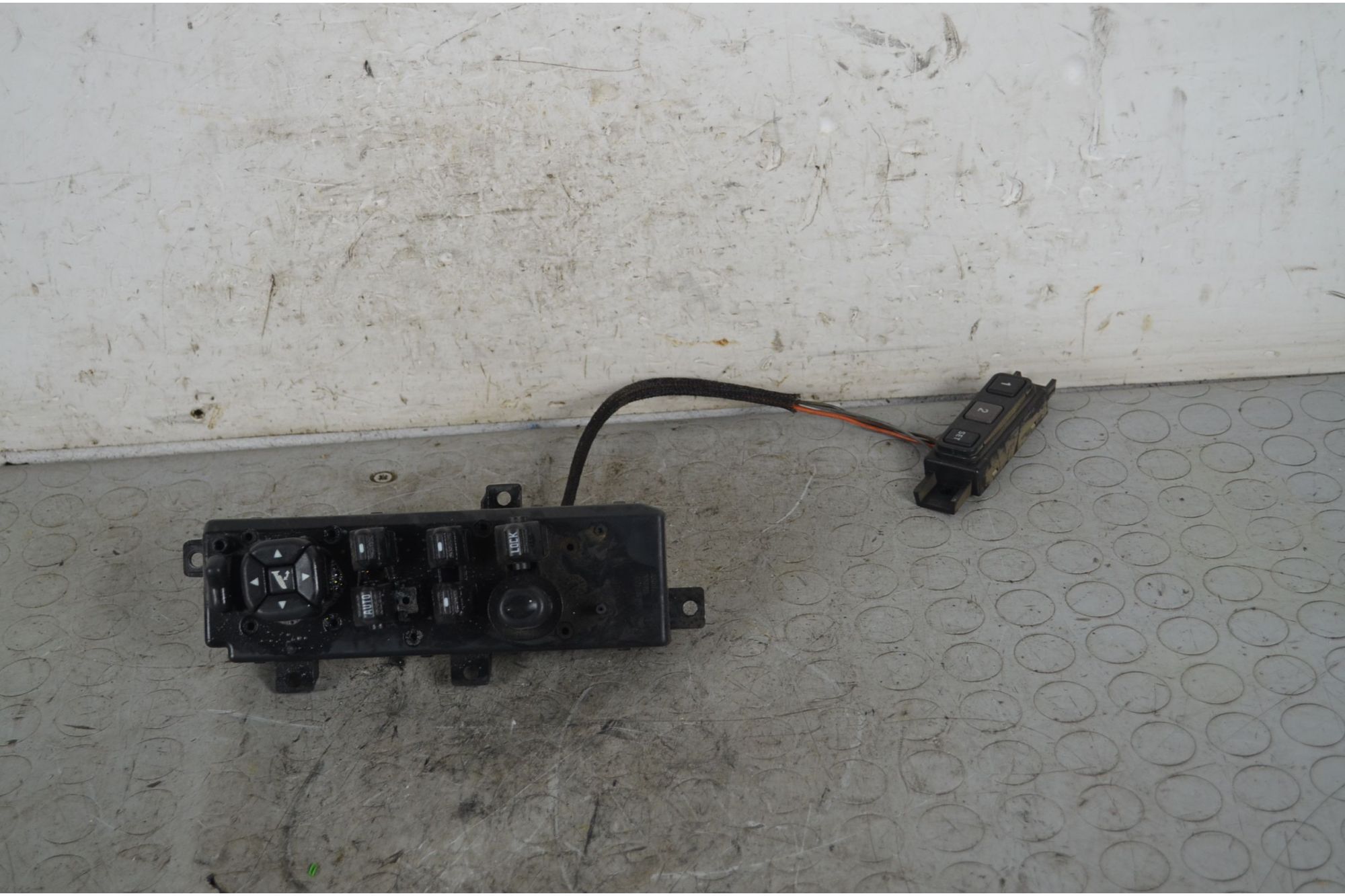 Pulsantiera alzacristalli anteriore SX Jeep Grand Cherokee Dal 1998 al 2004 Cod 5JM62DX9AA  1738332425602