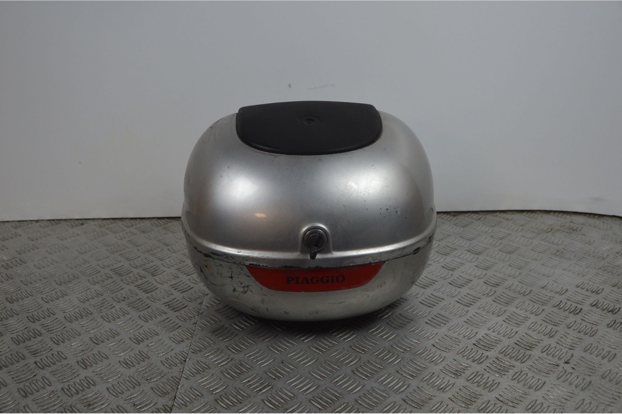 Bauletto Con Chiave Piaggio Vespa ET2 / ET4 / 50 / 125 / 150 dal 1996 al 2006  1738767381917