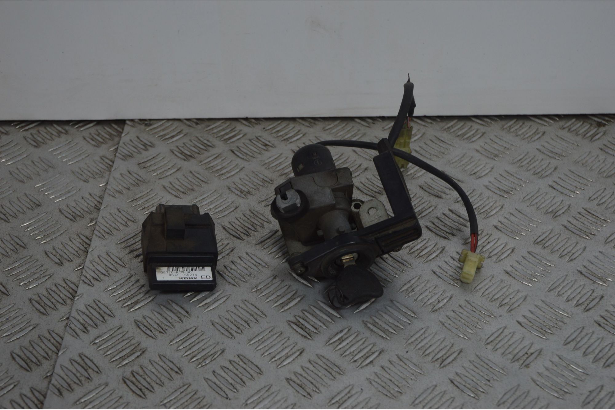 Kit Chiave Honda SH 300 dal 2006 al 2010 Cod 38770-KTW-901  1738769331736