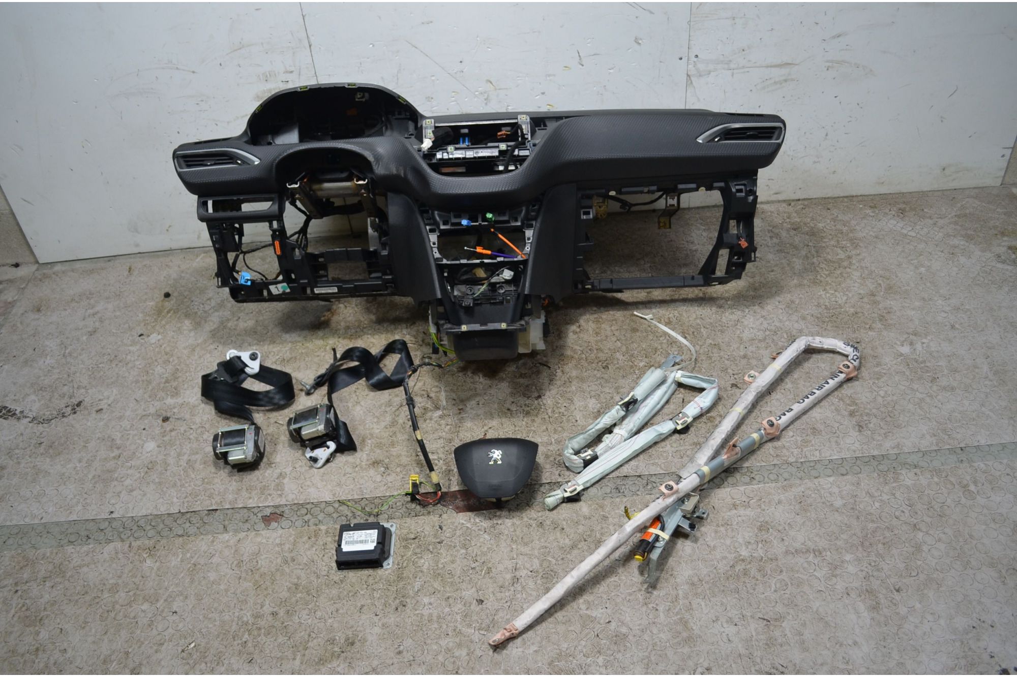 Kit Airbag con cruscotto Peugeot 2008 Dal 2016 al 2020 Cod 9812713780  1738833134737