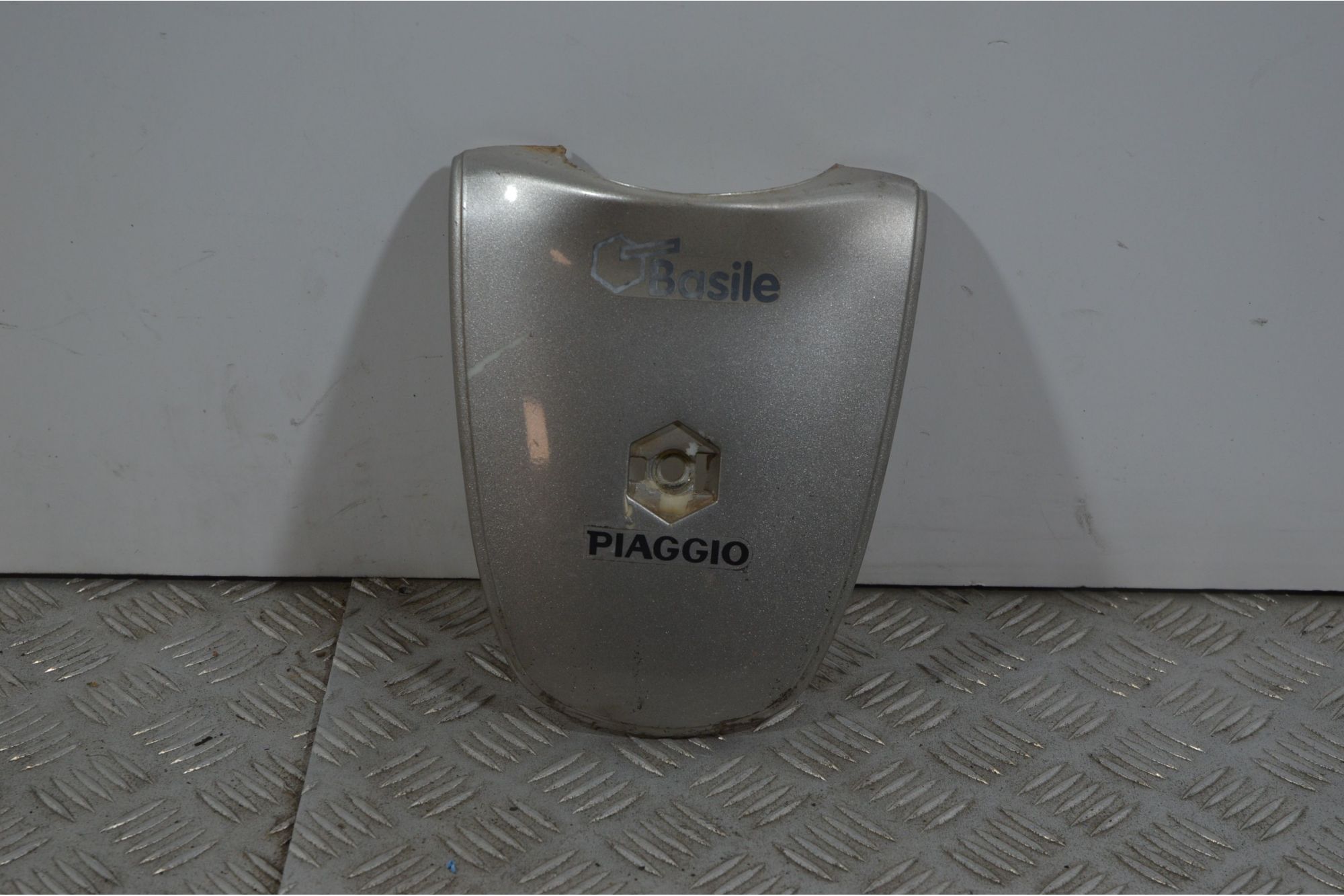 Carena Scudetto Anteriore Piaggio Liberty 50 2t dal 1997 al 2005  1739285880401