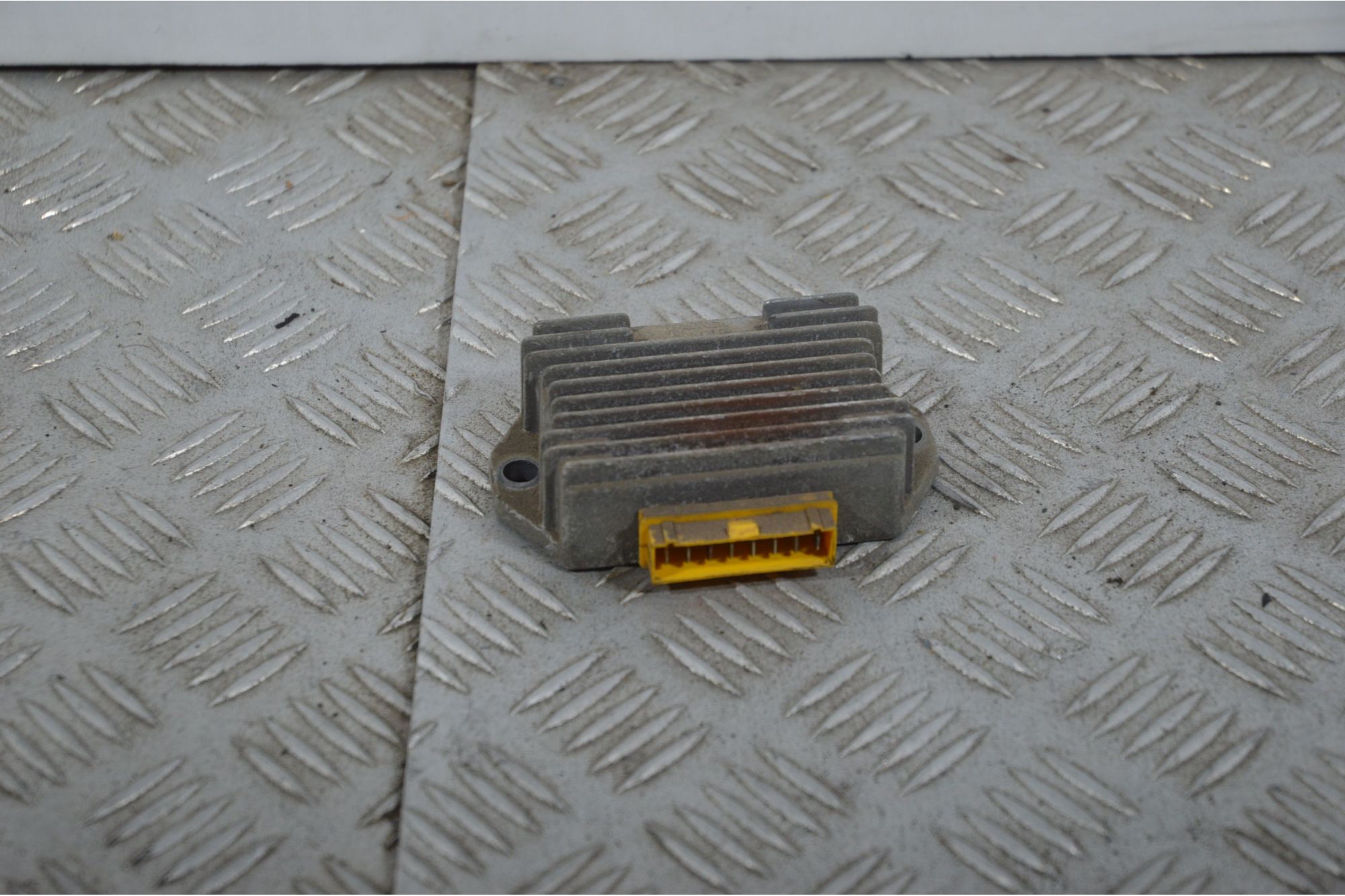 Regolatore Di Tensione Piaggio Liberty 50 2t dal 1997 al 2005  1739287641949