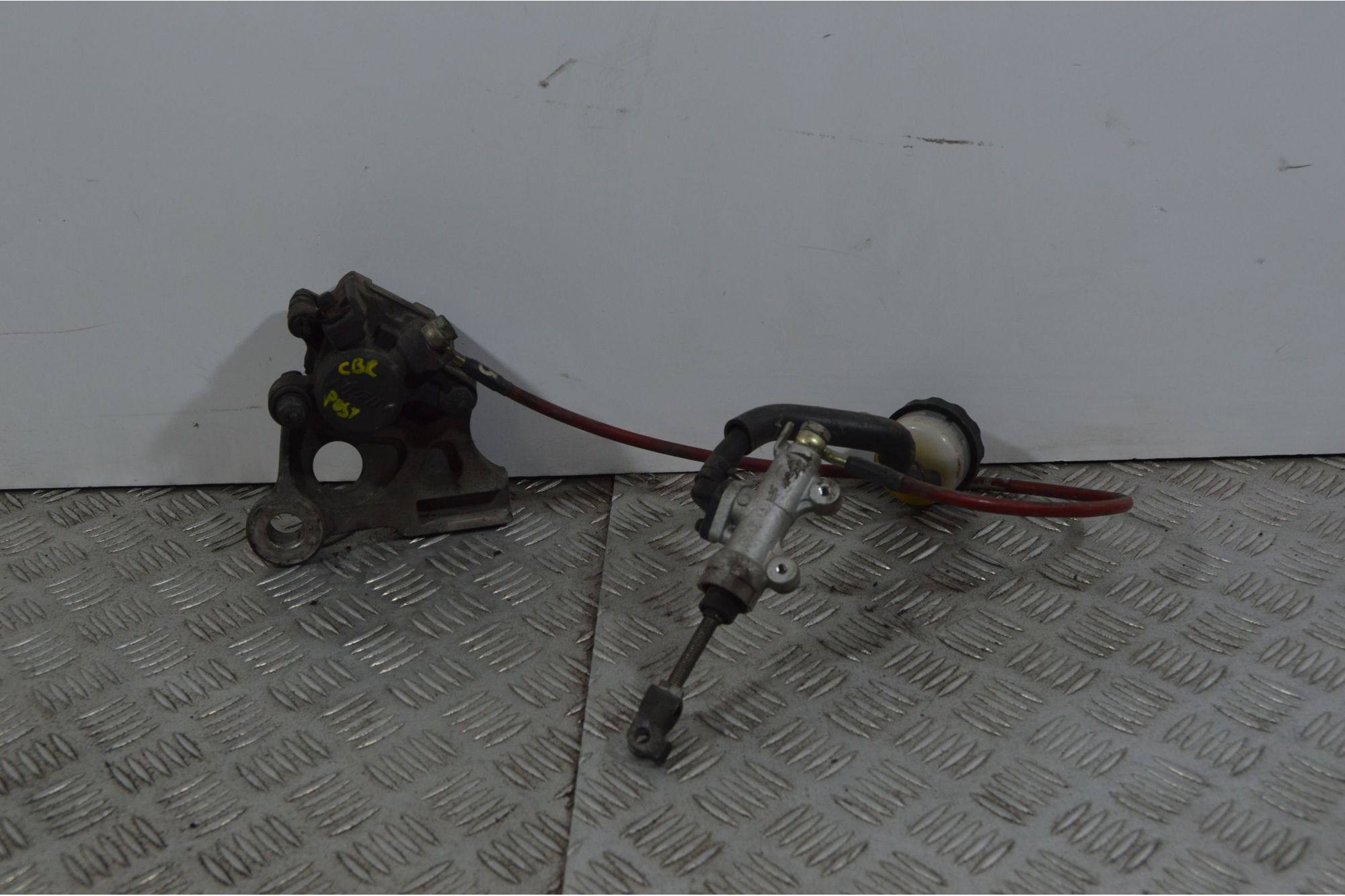 Pinza e Pompa Freno Posteriore Honda CBR 600 F Dal 2001 al 2002  1739462336493