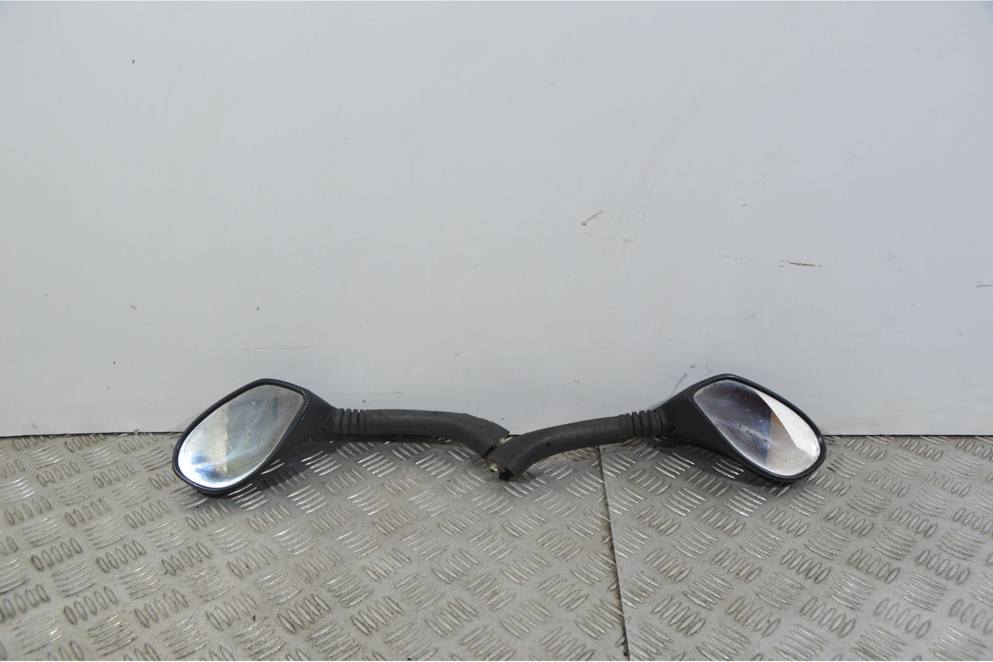 Coppia Specchietti Retrovisori Aprilia Leonardo 125 ST Dal 2001 Al 2006  1739520425008