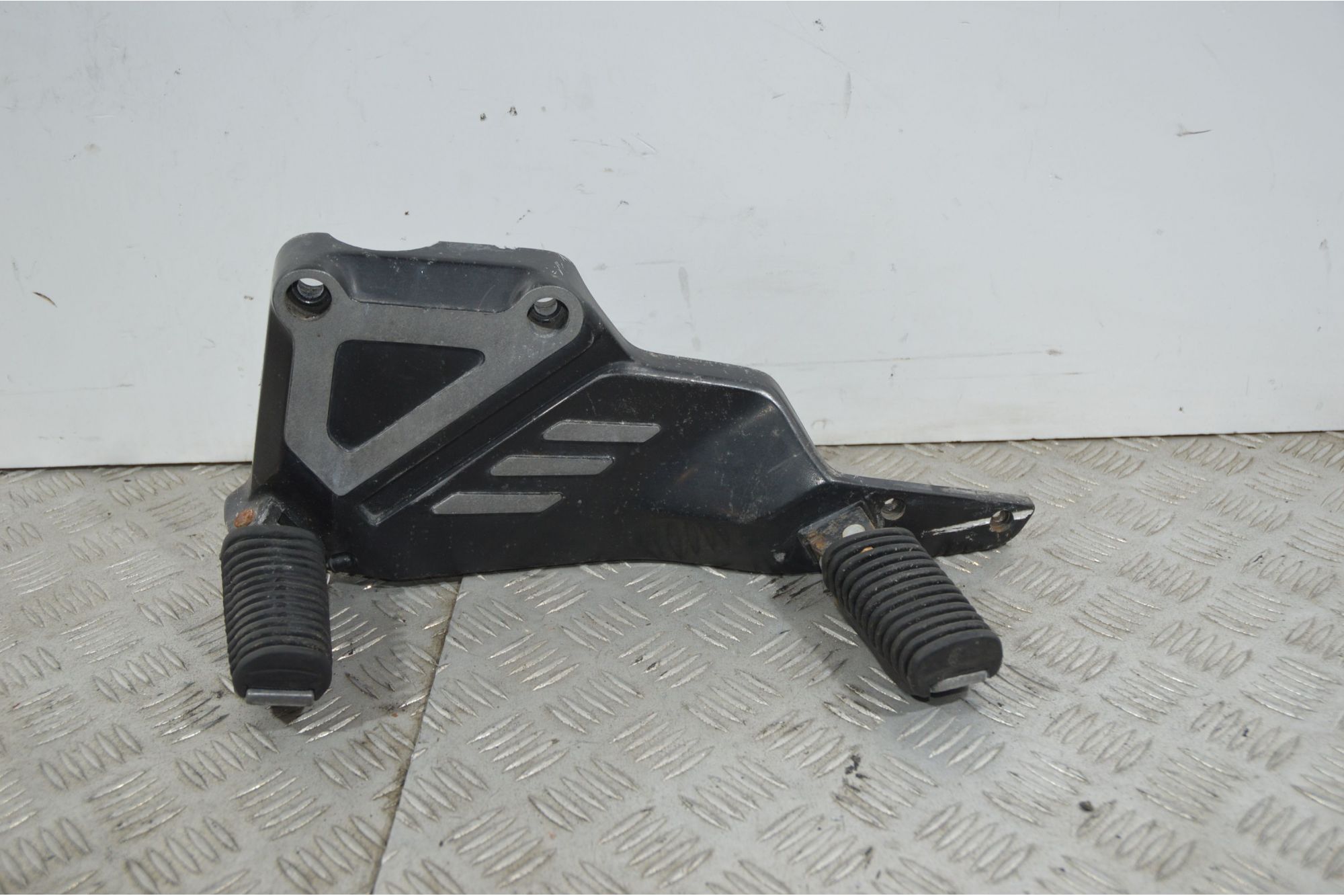 Supporto Pedana Poggiapiedi Sinistra BMW K1100 LT Dal 1992 Al 1998  1739965579434