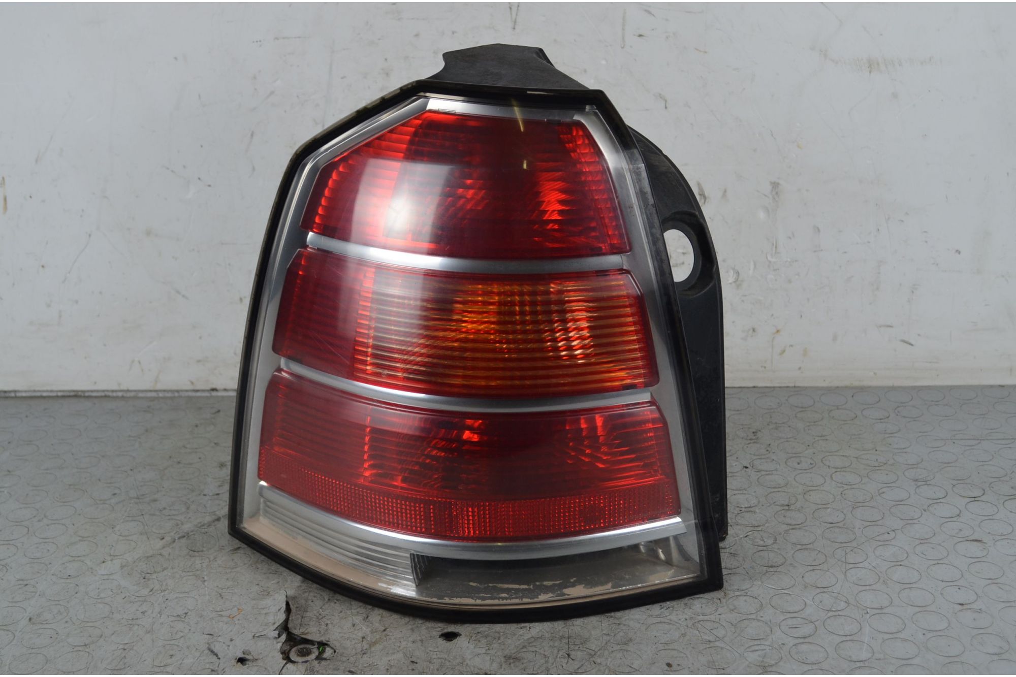 Fanale Stop Posteriore SX Opel Zafira B Dal 2005 al 2014 Cod 93190792  1739976269843