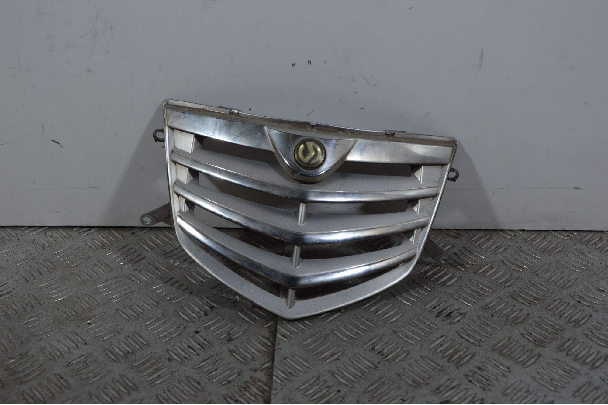 Carena Scudetto Anteriore Sym HD Evo 125 Dal 2006 al 2010  1740048862398
