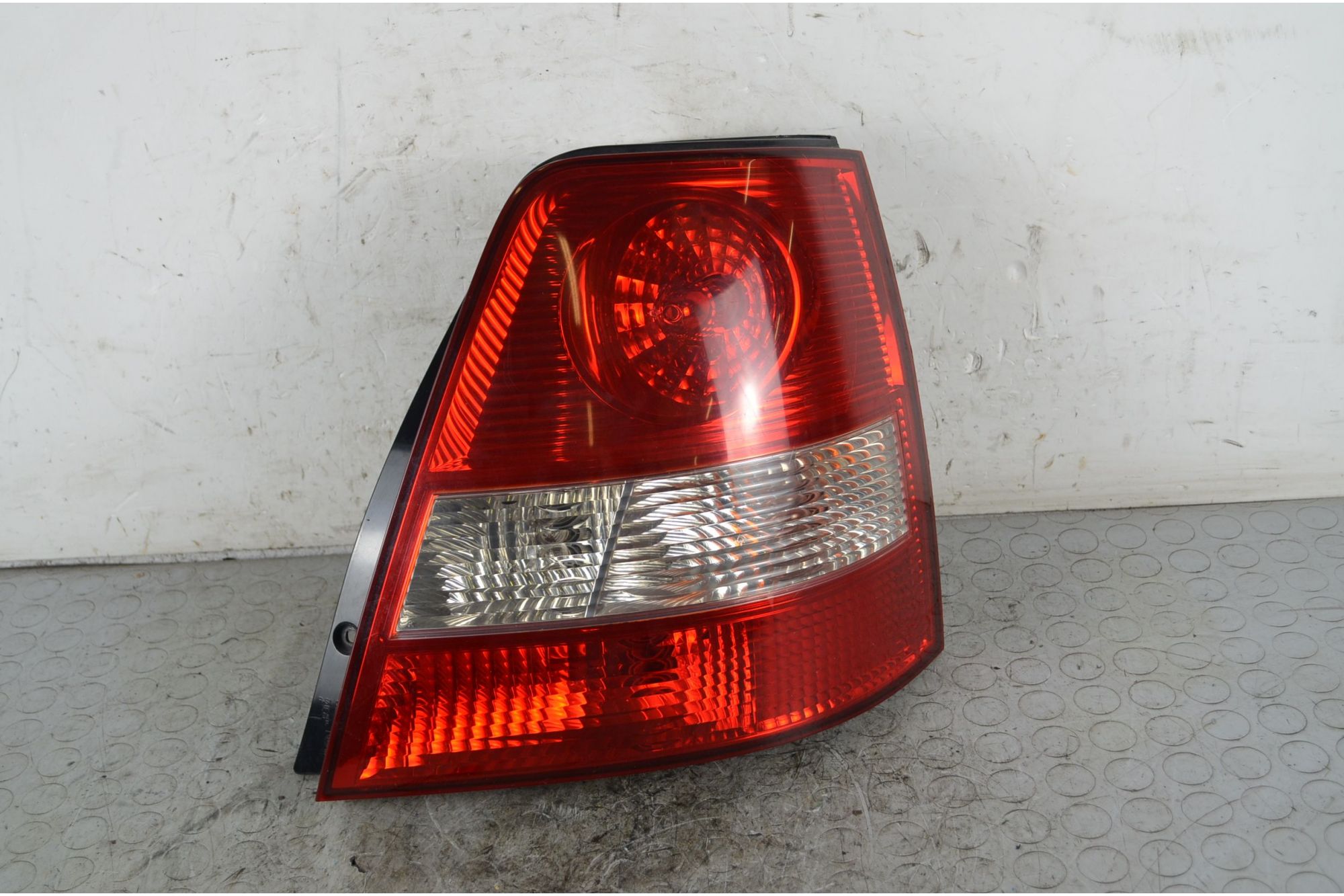 Fanale Stop Posteriore DX Kia Sorrento  Dal 2002 al 2009 Cod 924023E010  1740060286578