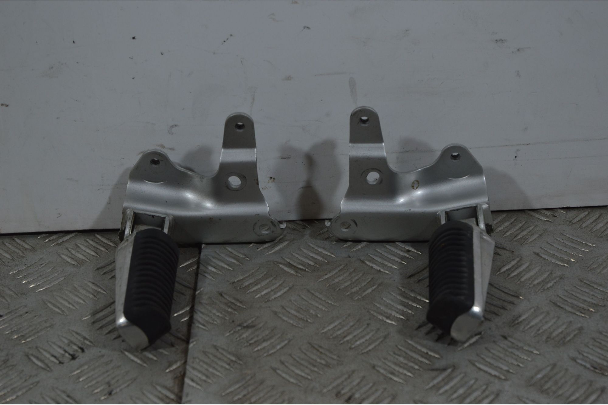 Coppia Pedane Passeggero Yamaha T-max Tmax 500 Dal 2001 al 2007  1740063080517