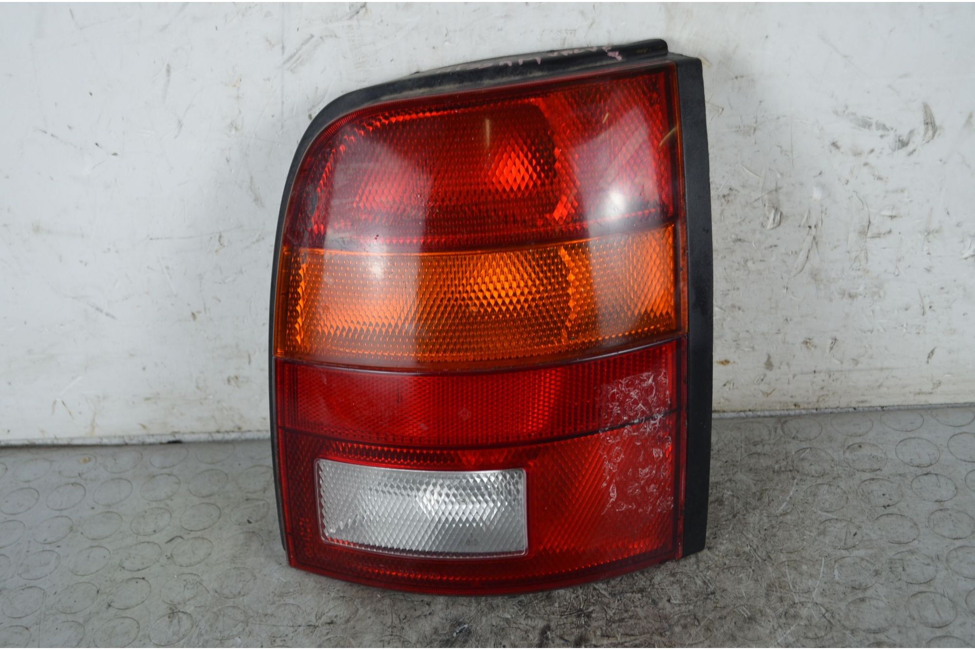 Fanale Stop Posteriore DX Nissan Micra K11 Dal 1992 al 2002 Cod 265501F505  1740129917665