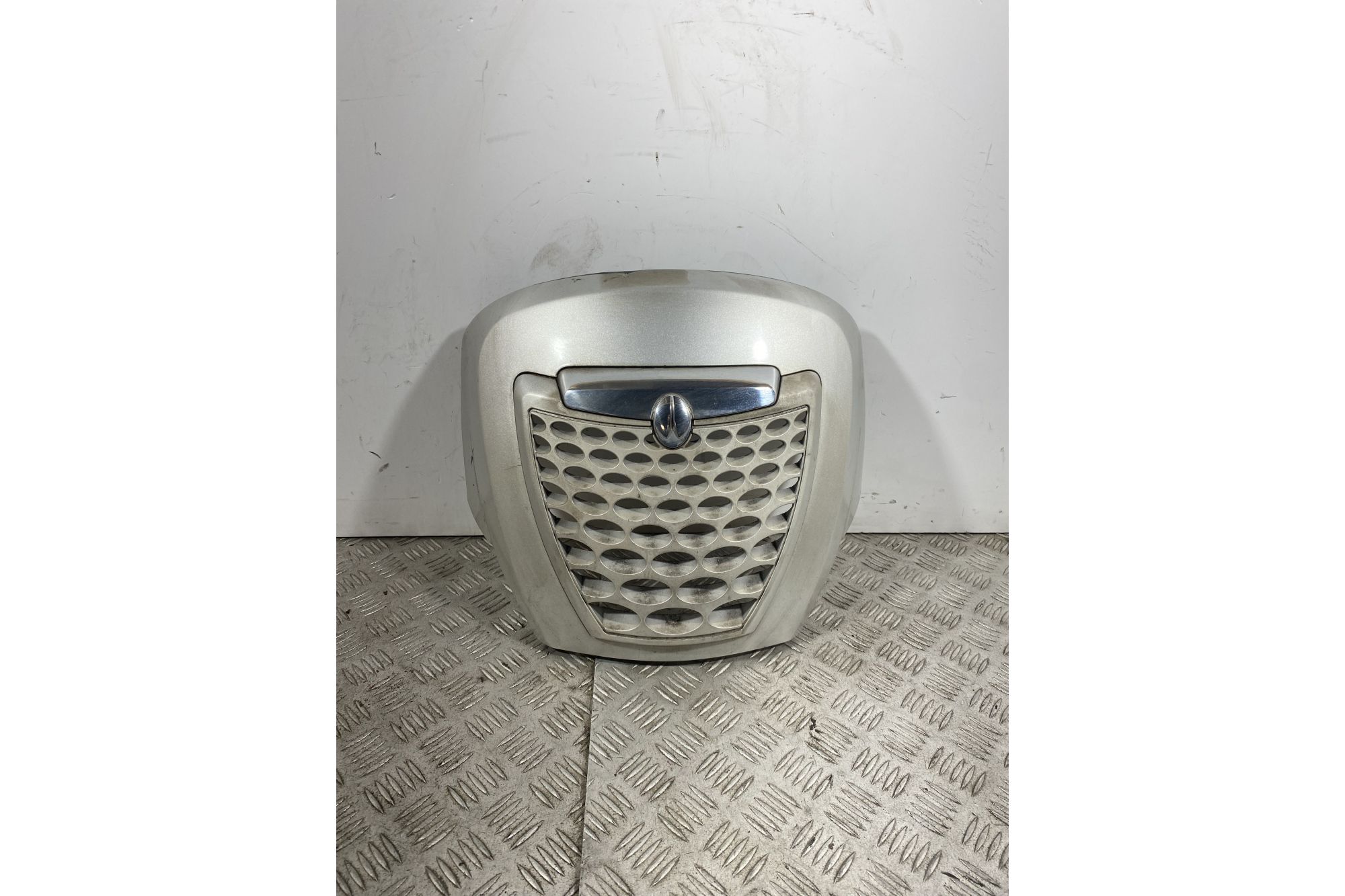 Carena Scudetto Anteriore Aprilia Scarabeo Light 200 dal 2007 al 2013  1740133753839