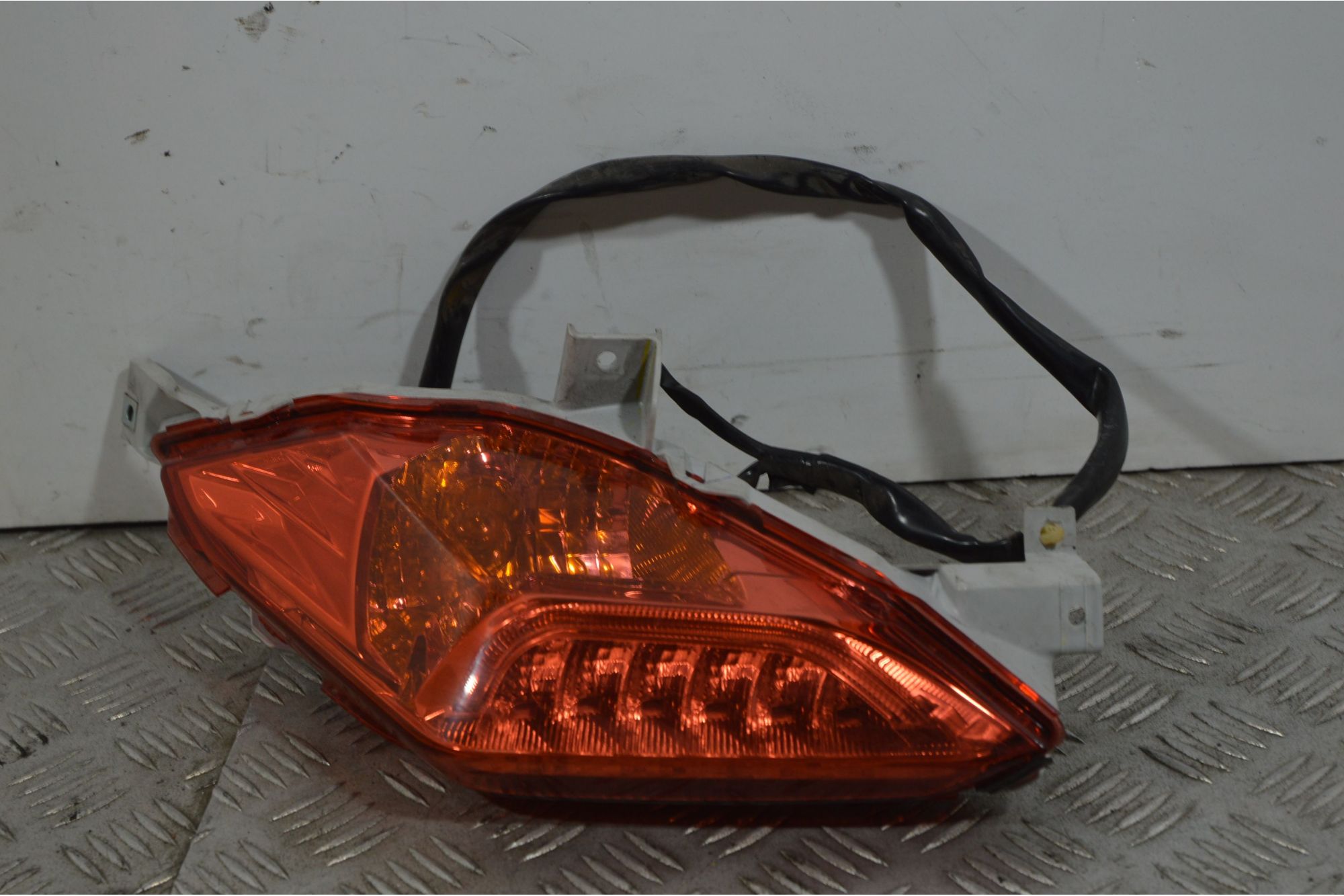 Fanale Stop Destro DX Yamaha Xmax X-max 300 dal 2017 al 2020  1740134892025