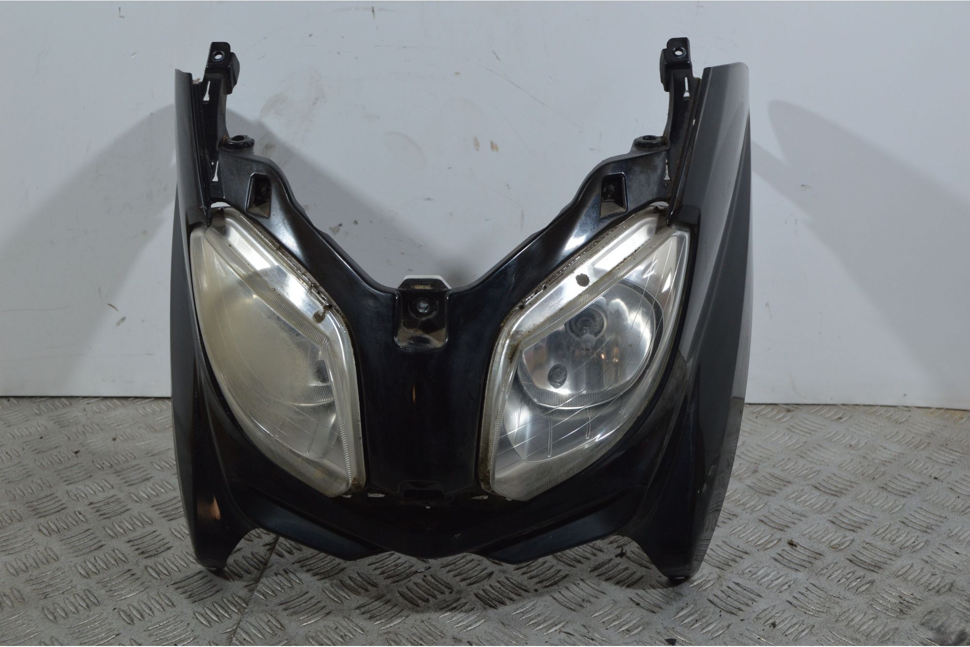 Carena Scudo Anteriore Con Fari Yamaha Xmax X-max 250 dal 2010 al 2013  1740147990541