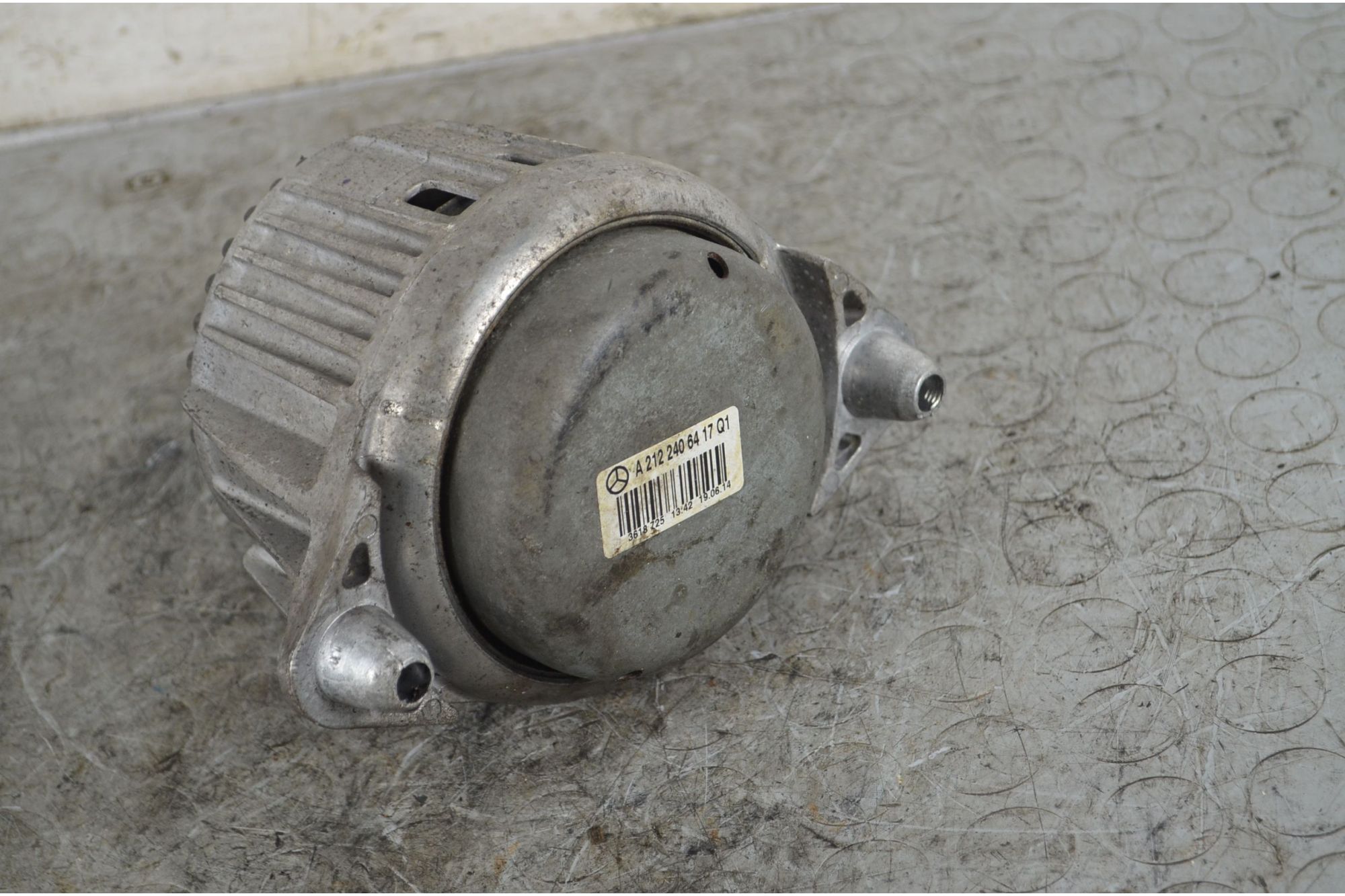Supporto motore DX Mercedes Classe C W204 Dal 2007 al 2013 Cod A2122406417Q1  1740388698619