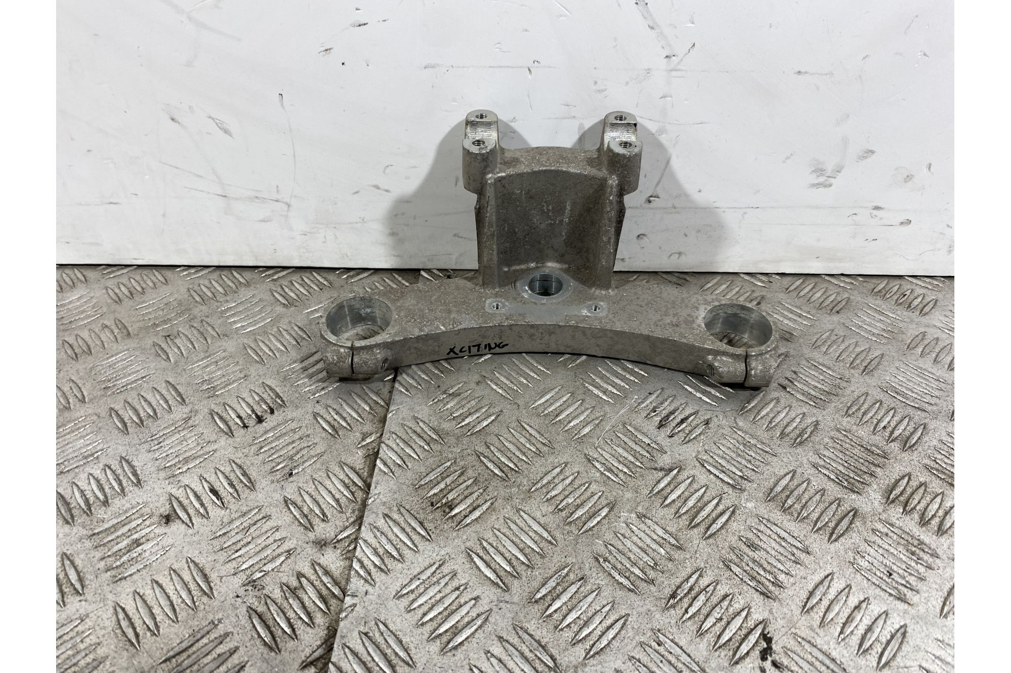 Piastra Superiore Supporto Forcella Kymco Xciting 250 dal 2005 al 2008  1740656750469