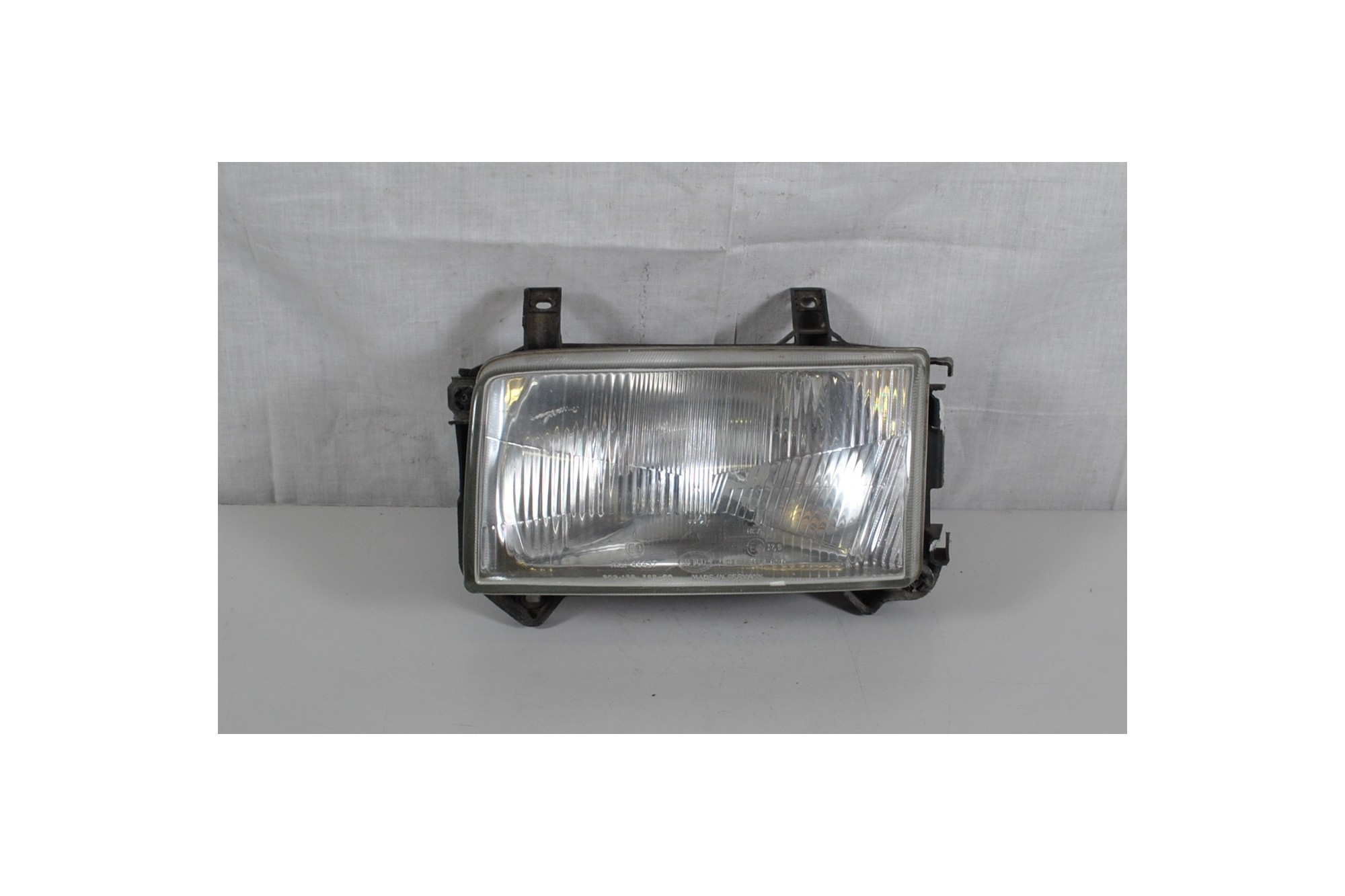 Faro anteriore SX Volkswagen Transporter Dal 1990 al 2003 Cod 302-136  1619706996143