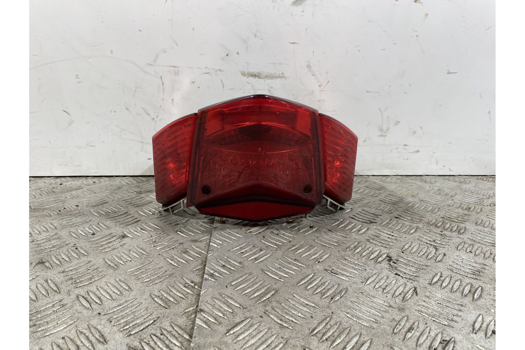 Fanale Stop posteriore Kymco People One 125 / 150 Dal 2016 al 2018  1741099438587