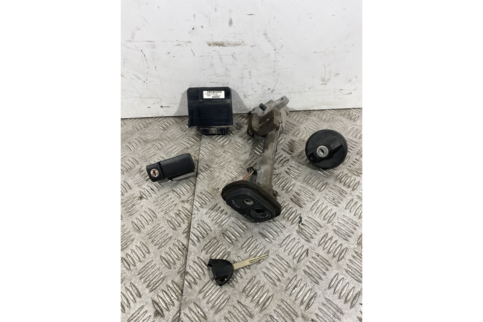 Kit Chiave Suzuki Burgman 400 K7 dal 2007 al 2013 COD 32920-05H30  1741104701040