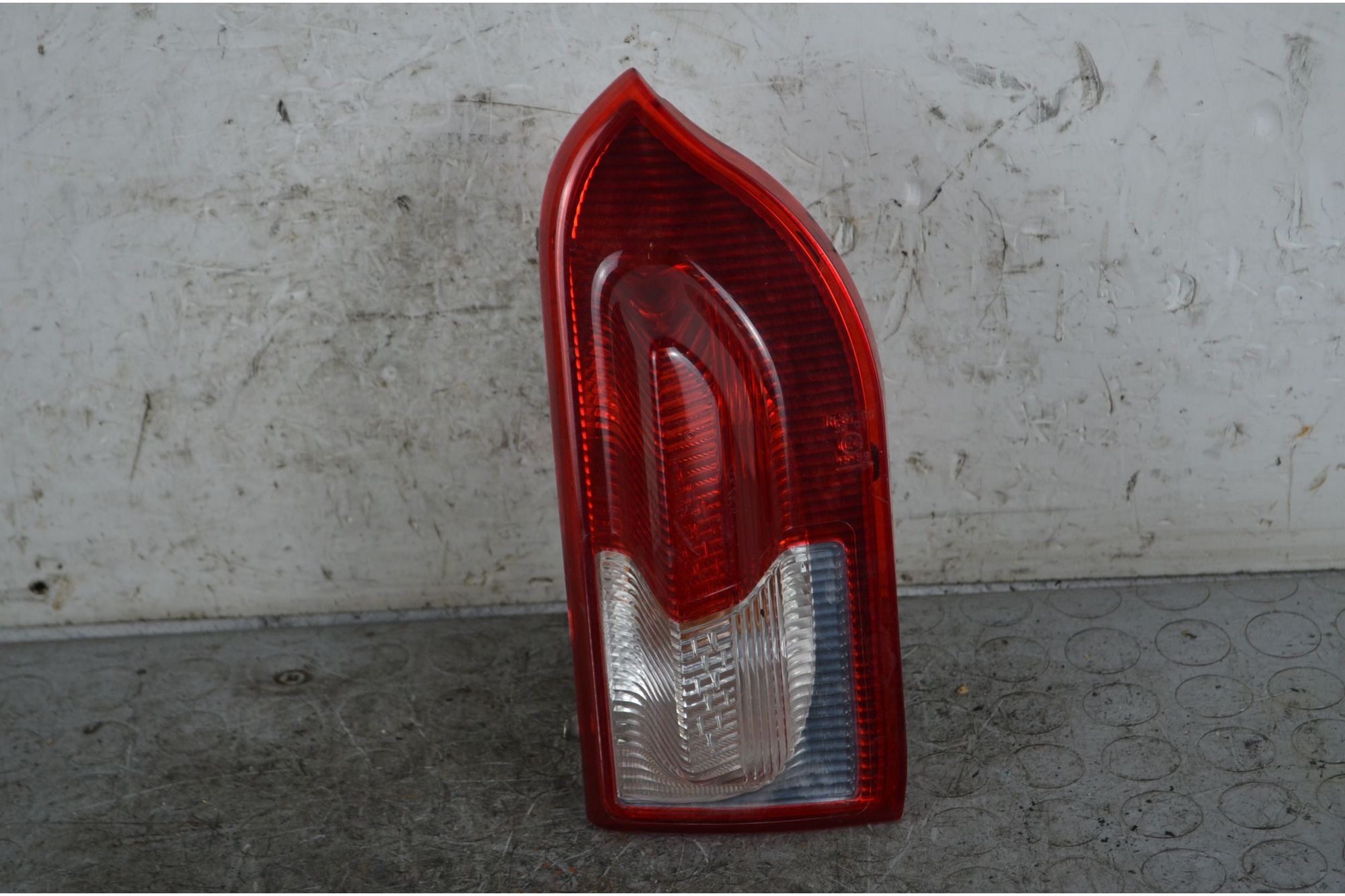 Luce sicurezza apertura portello posteriore DX Opel Insignia SW Dal 2008 al 2013 Cod 22950969  1741186775380
