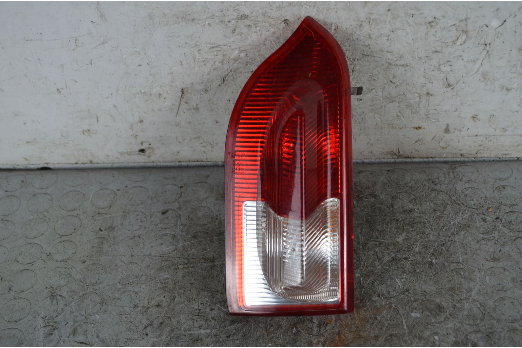 Luce sicurezza apertura portello posteriore SX Opel Insignia SW Dal 2008 al 2013 Cod 22950969  1741188304694