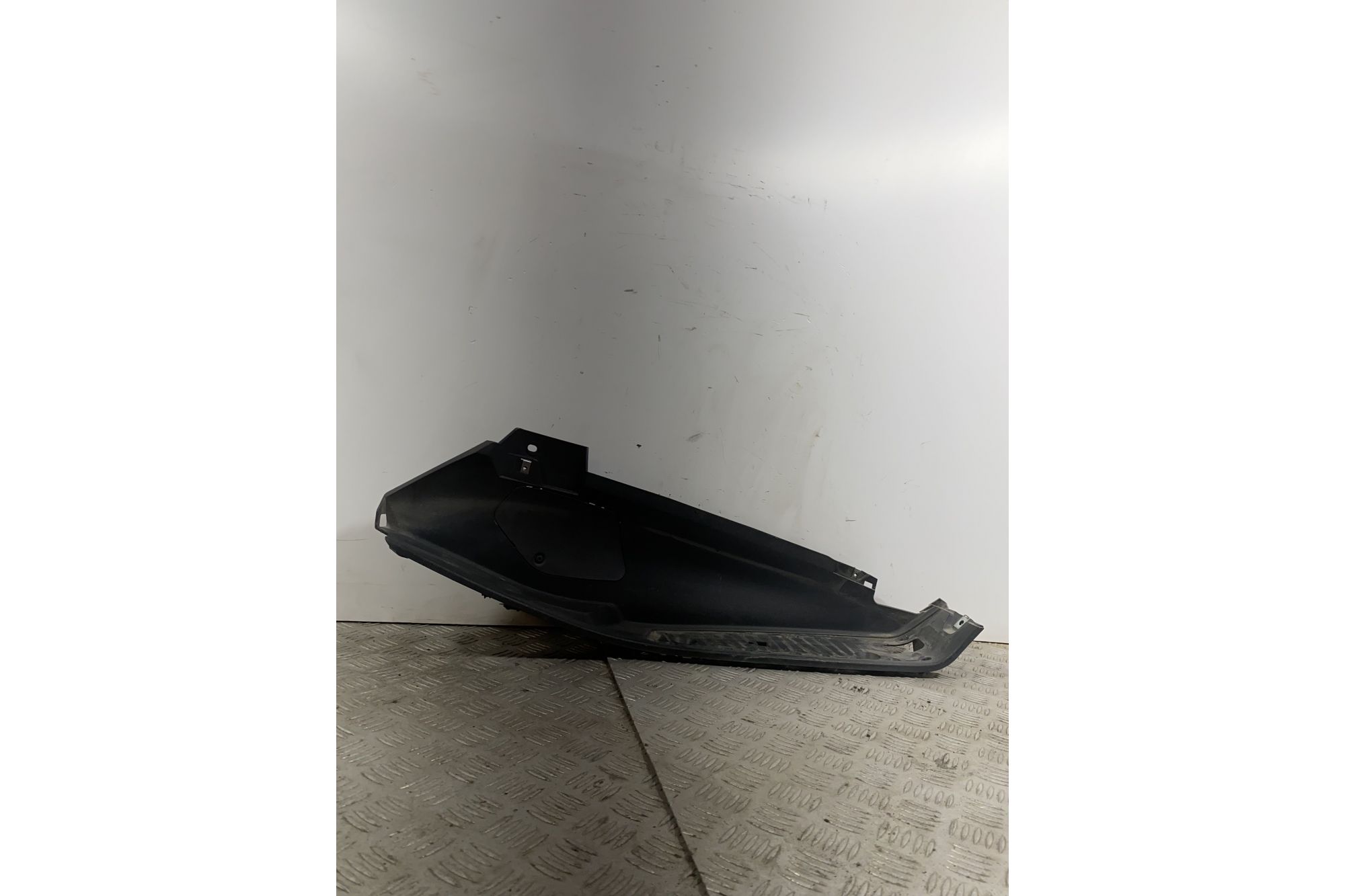 Carena Pedana Poggiapiedi Destra DX Piaggio MP3 300 Dal 2010 al 2016  1741336409165
