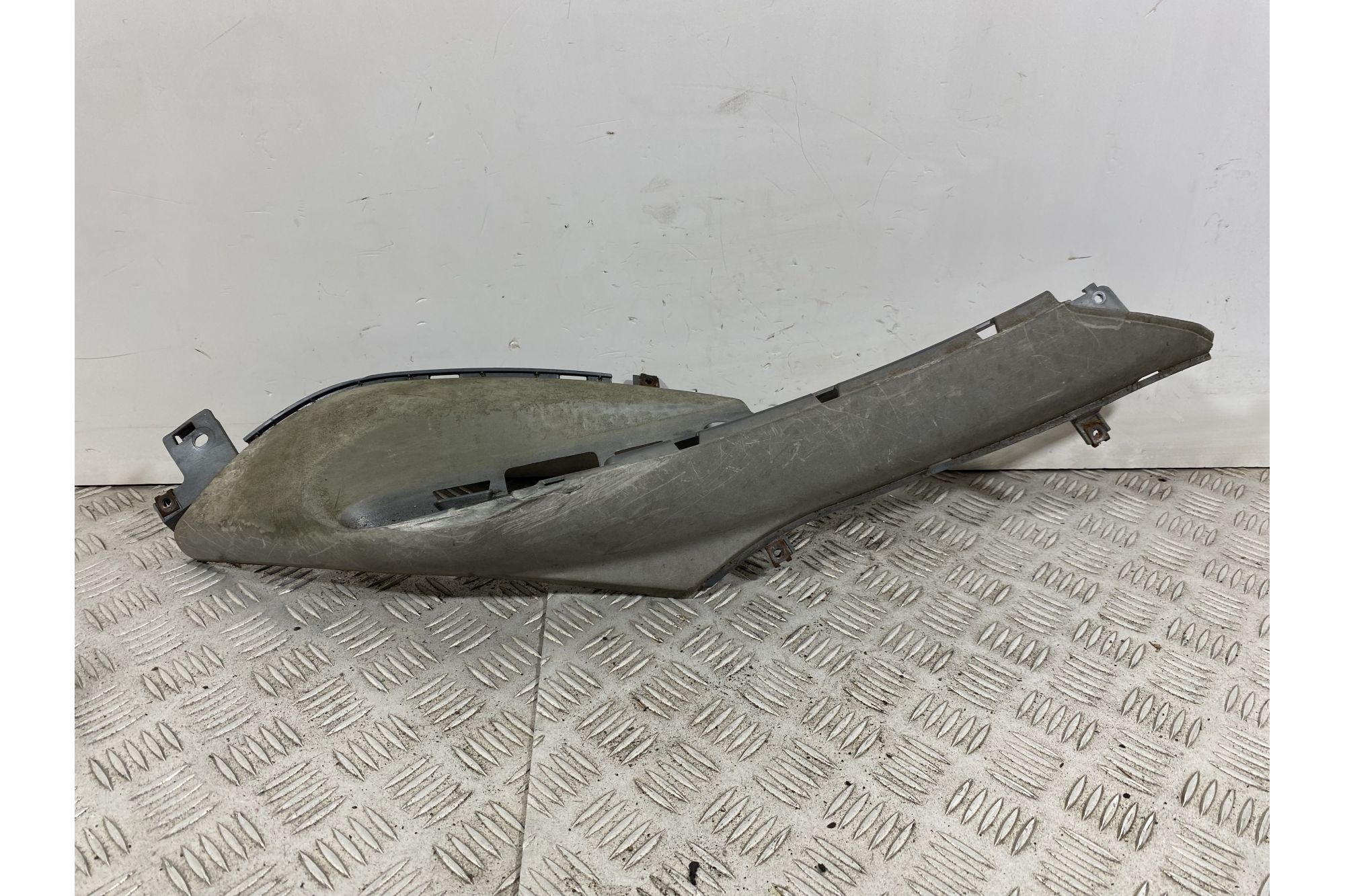 Carena Pedana Poggiapiedi Destro Dx Yamaha Neo's 50 4T Dal 2014 Al 2018  1741699149517