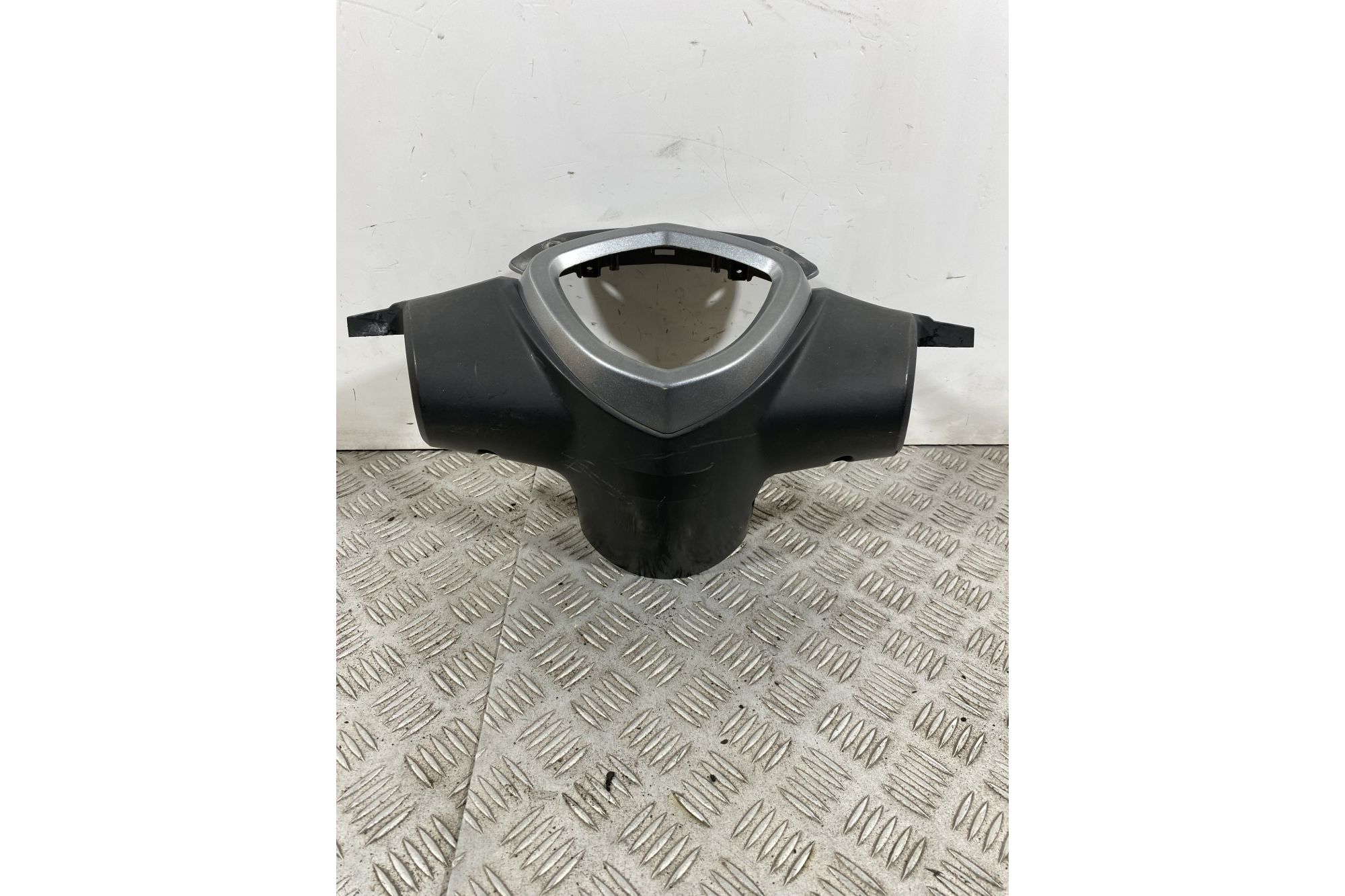 Carena Coprimanubrio Portastrumentazione Kymco Agility R16 Plus 150 dal 2015 in poi  1741701243066