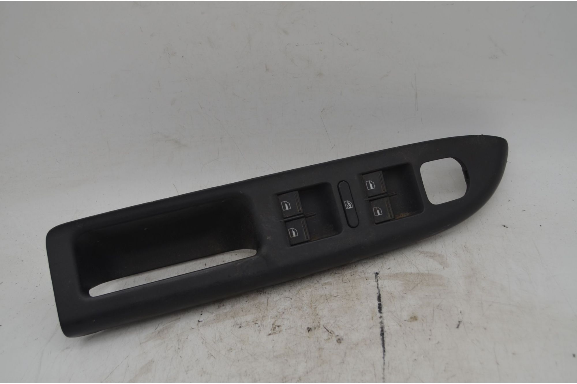 Pulsantiera alzacristalli anteriore SX Volkswagen Golf V Dal 2003 al 2008 Cod 5M1867371C  1741769363331