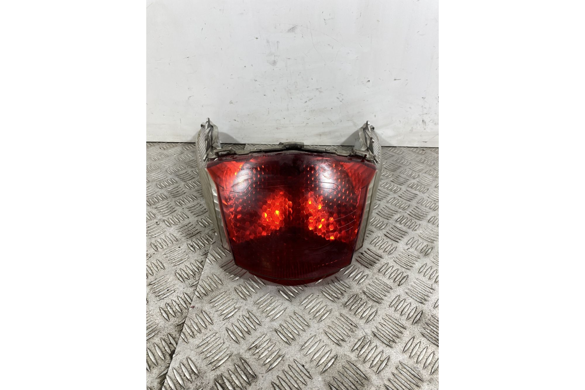 Fanale Stop Posteriore Kymco People GT 300 Dal 2010 al 2017  1741780406024