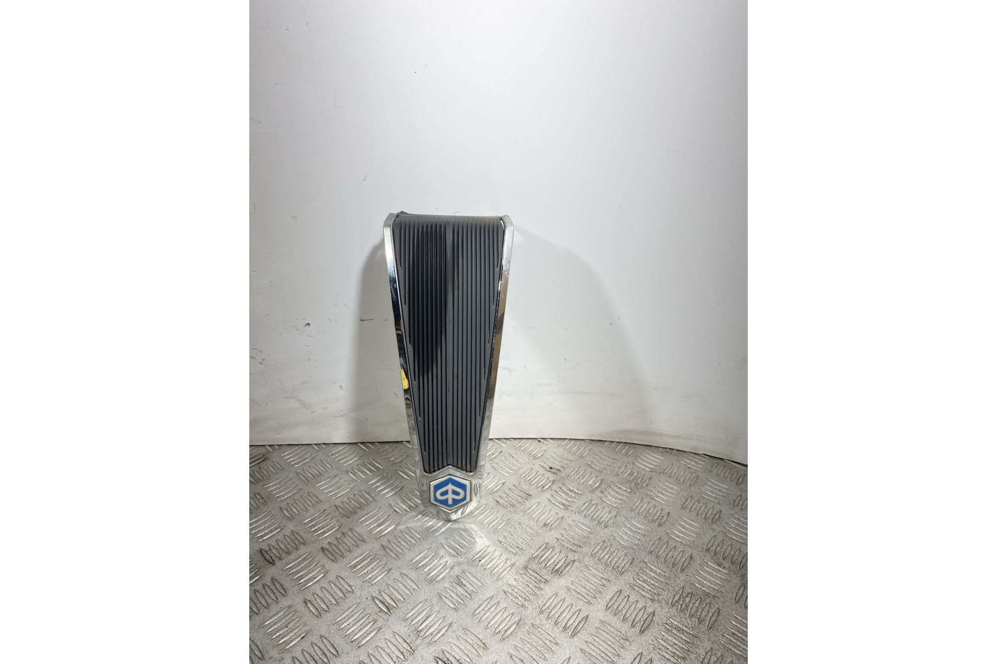 Carena Scudetto Anteriore Piaggio Liberty 150 3V dal 2013 al 2015  1741856755278
