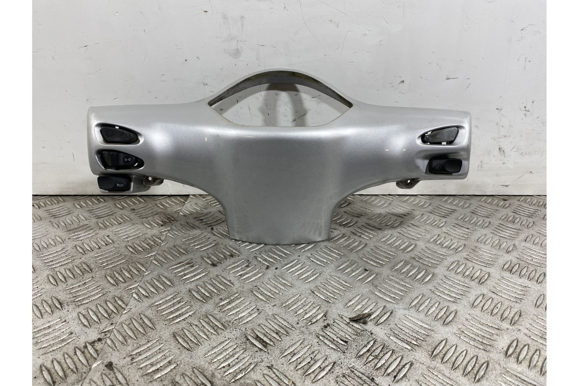 Carena Coprimanubrio Portastrumentazione Piaggio Vespa LX 125 / 150 Dal 2012 al 2013  1741858226820