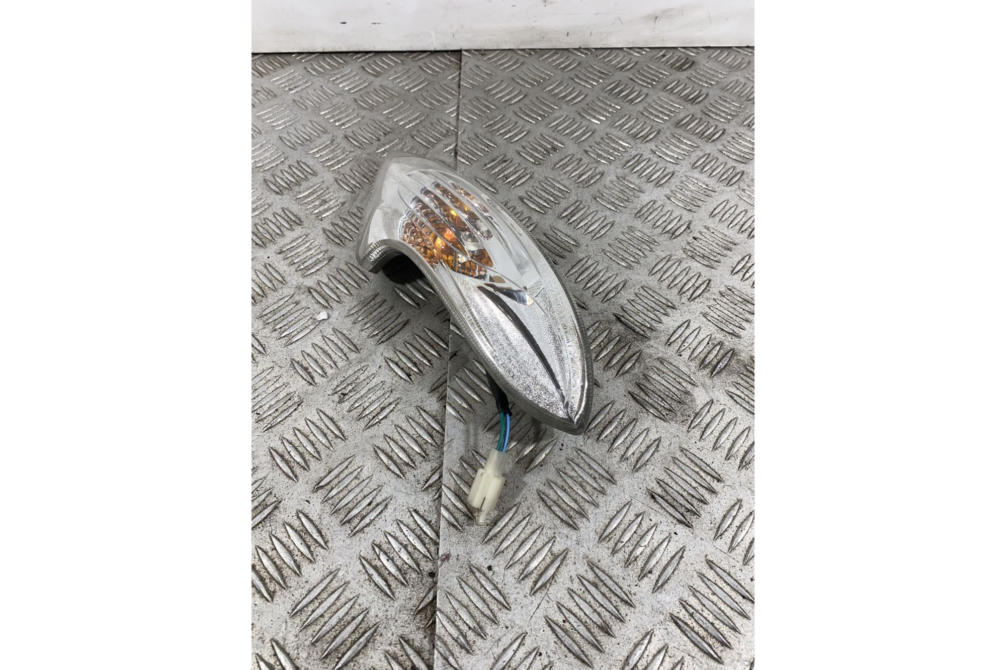 Freccia Anteriore Destra Dx Kymco People One 125 / 150 Dal 2016 al 2018  1741863378699