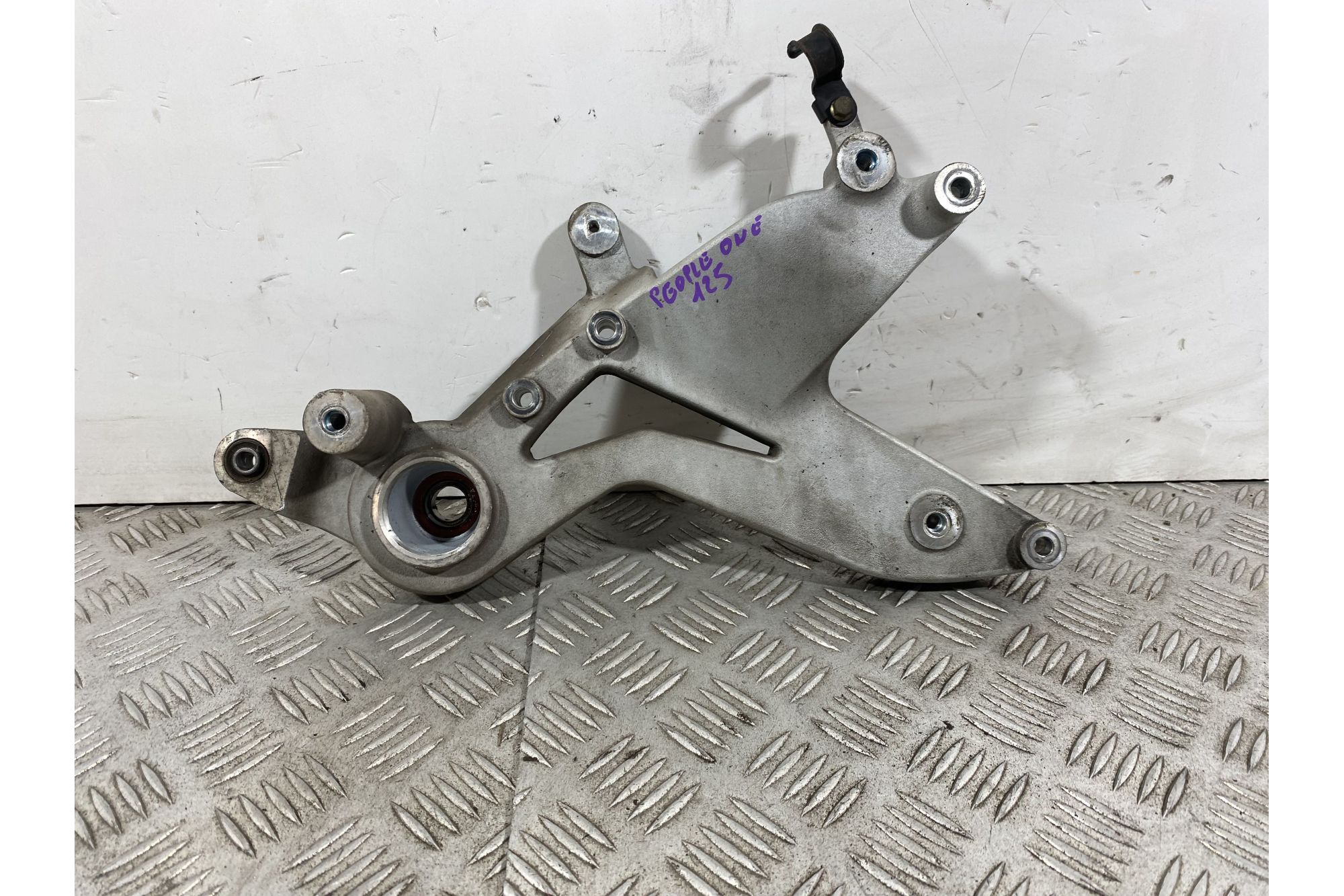 Staffa Supporto Marmitta Kymco People One 125 Dal 2016 al 2018  1741878902124
