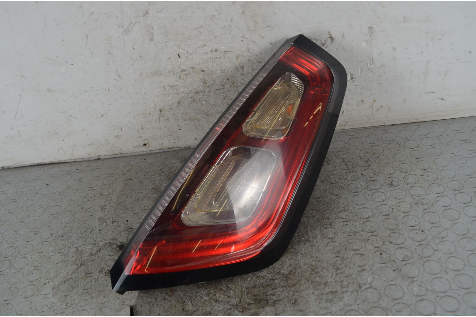Fanale Stop Posteriore DX Fiat Punto EVO Dal 2009 al 2012 Cod 51927096  1741939444136