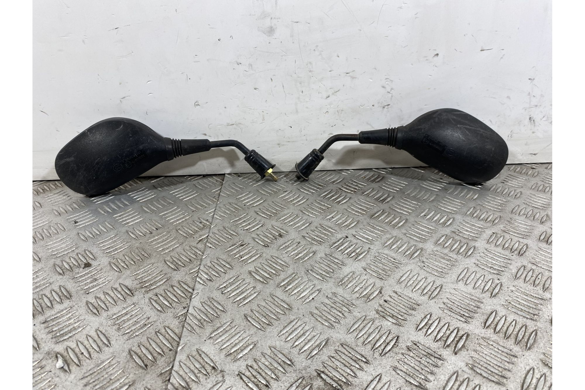 Coppia Specchietti Retrovisori Peugeot Tweet 125 / 150 dal 2010 al 2017  1741945517046