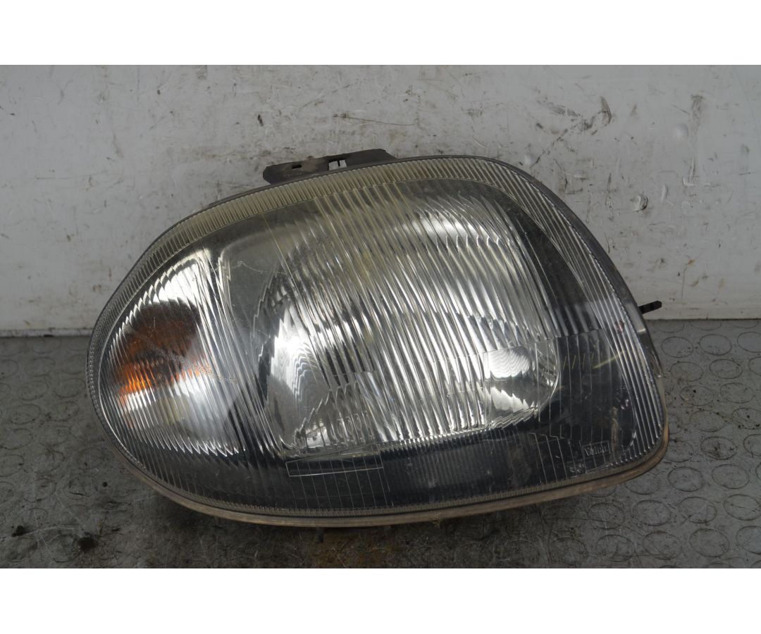 Faro Anteriore DX Renault Clio II Dal 1998 al 2001 Cod 7701045168 1741945496549 Faro Anteriore DX Renault Clio II Dal 1998 al 2001 Cod 7701045168 1741945496549