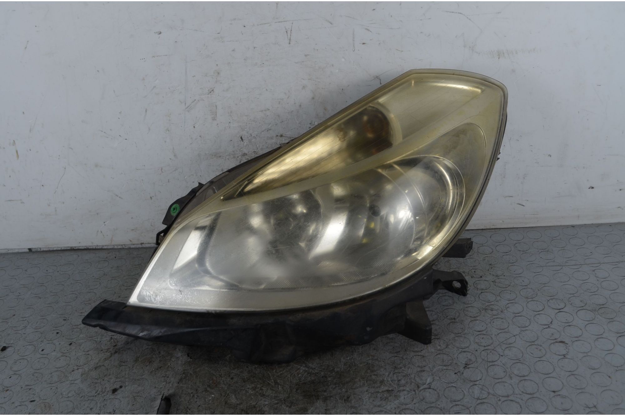 Faro Anteriore SX Renault Clio III Dal 2005 al 2013 Cod 260608589R  1742204655431