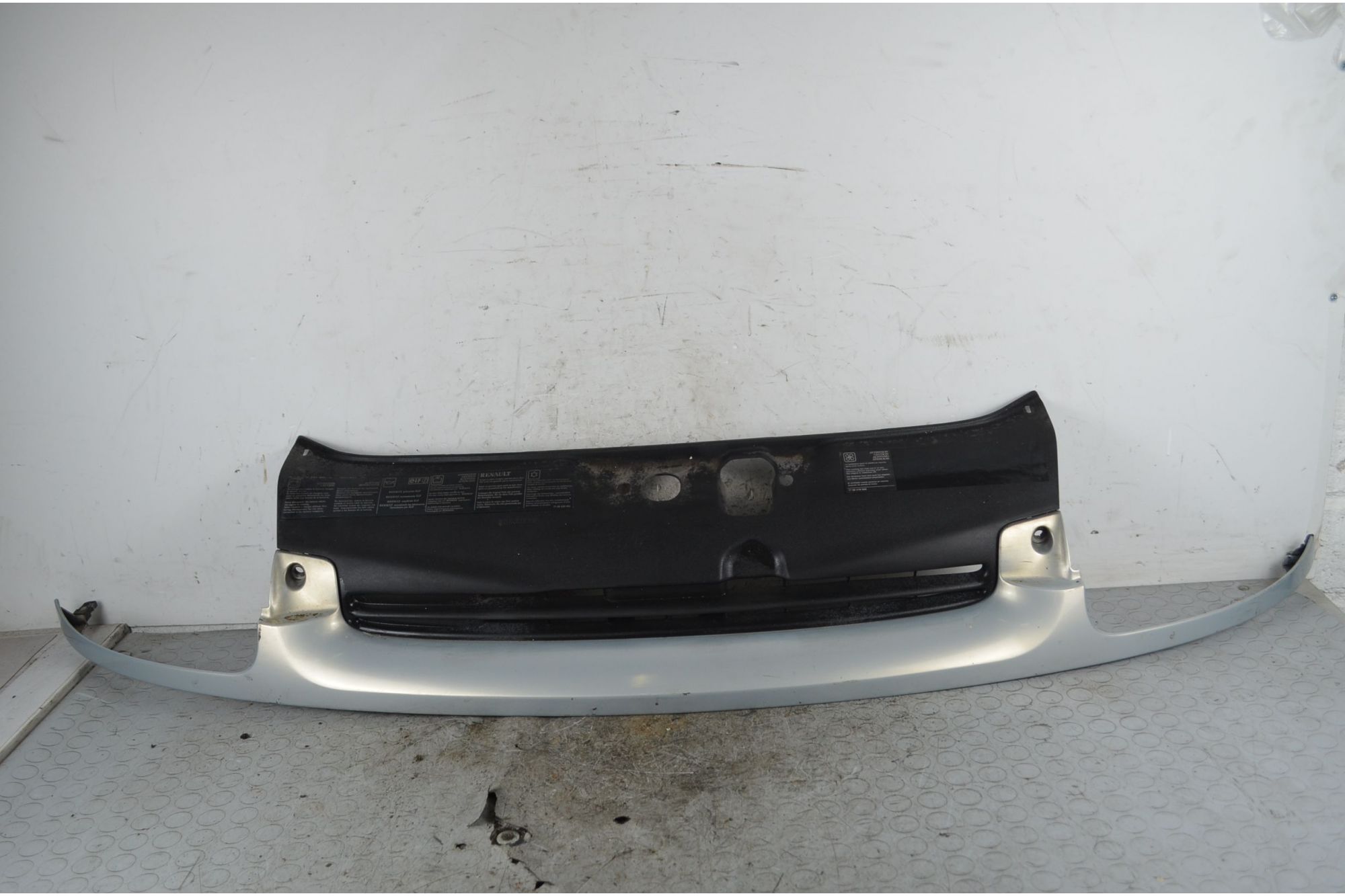 Griglia anteriore Renault Clio II Dal 2001 al 2010 Cod 7700415849  1742207429435