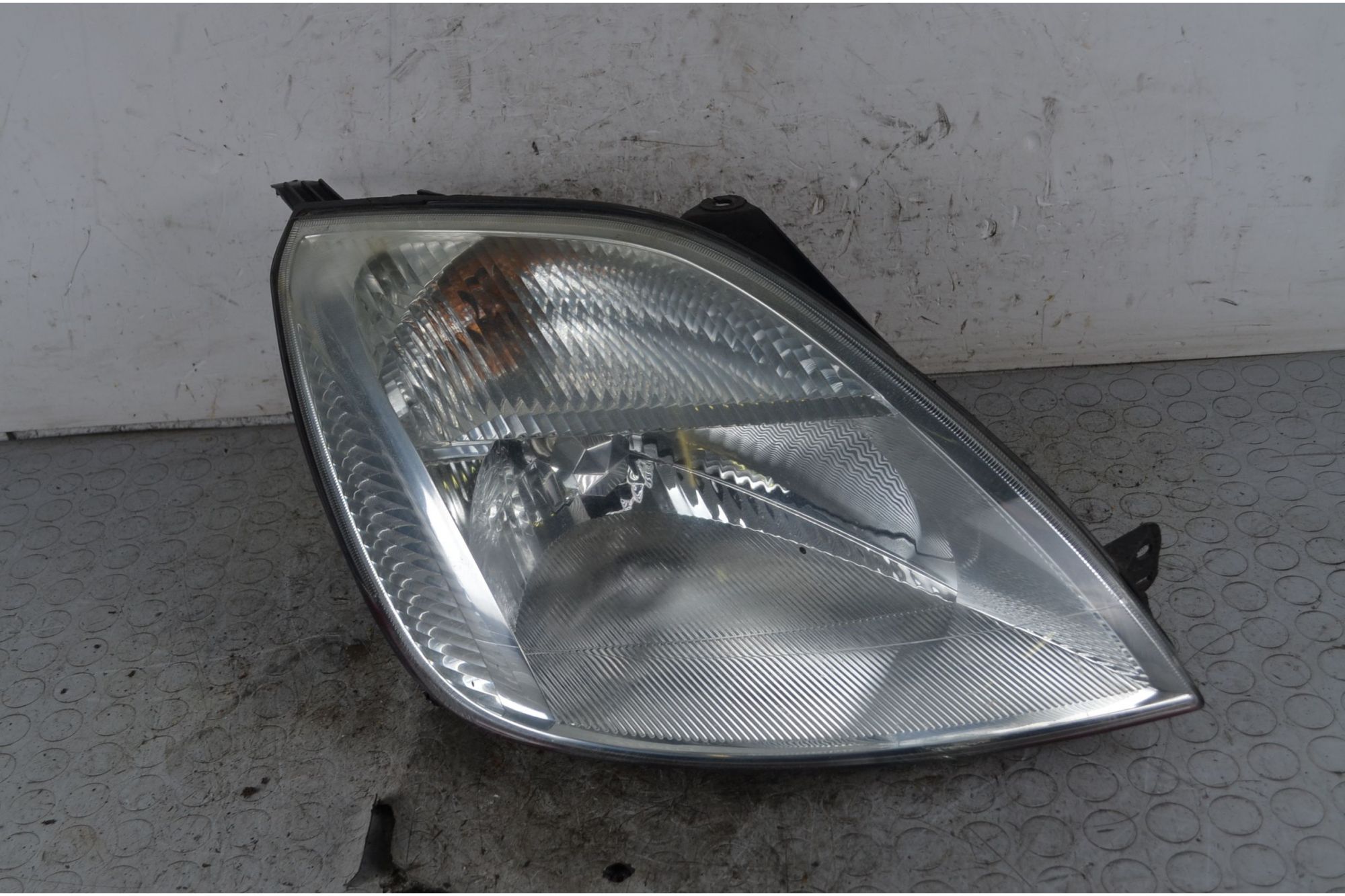 Faro Anteriore DX Ford Fiesta V Dal 2002 al 2006 Cod 1320348  1742208710211