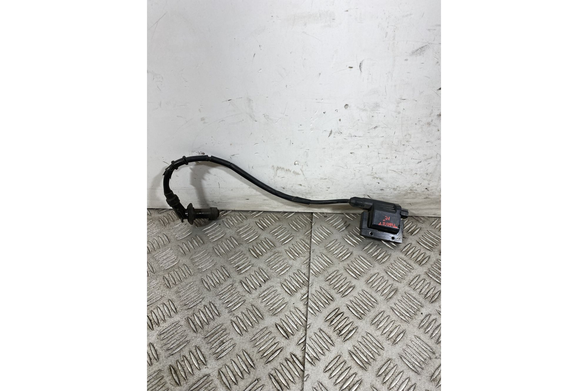 Bobina Accensione Peugeot Tweet 125 / 150 Dal 2017 al 2020 COD 3051A-F6T-0001  1742373632936