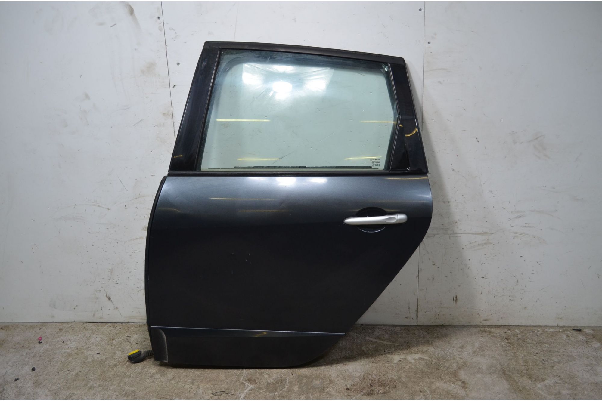 Portiera Sportello Posteriore SX Renault Scenic Dal 2009 al 2016 Cod 821017991R  1742459824699
